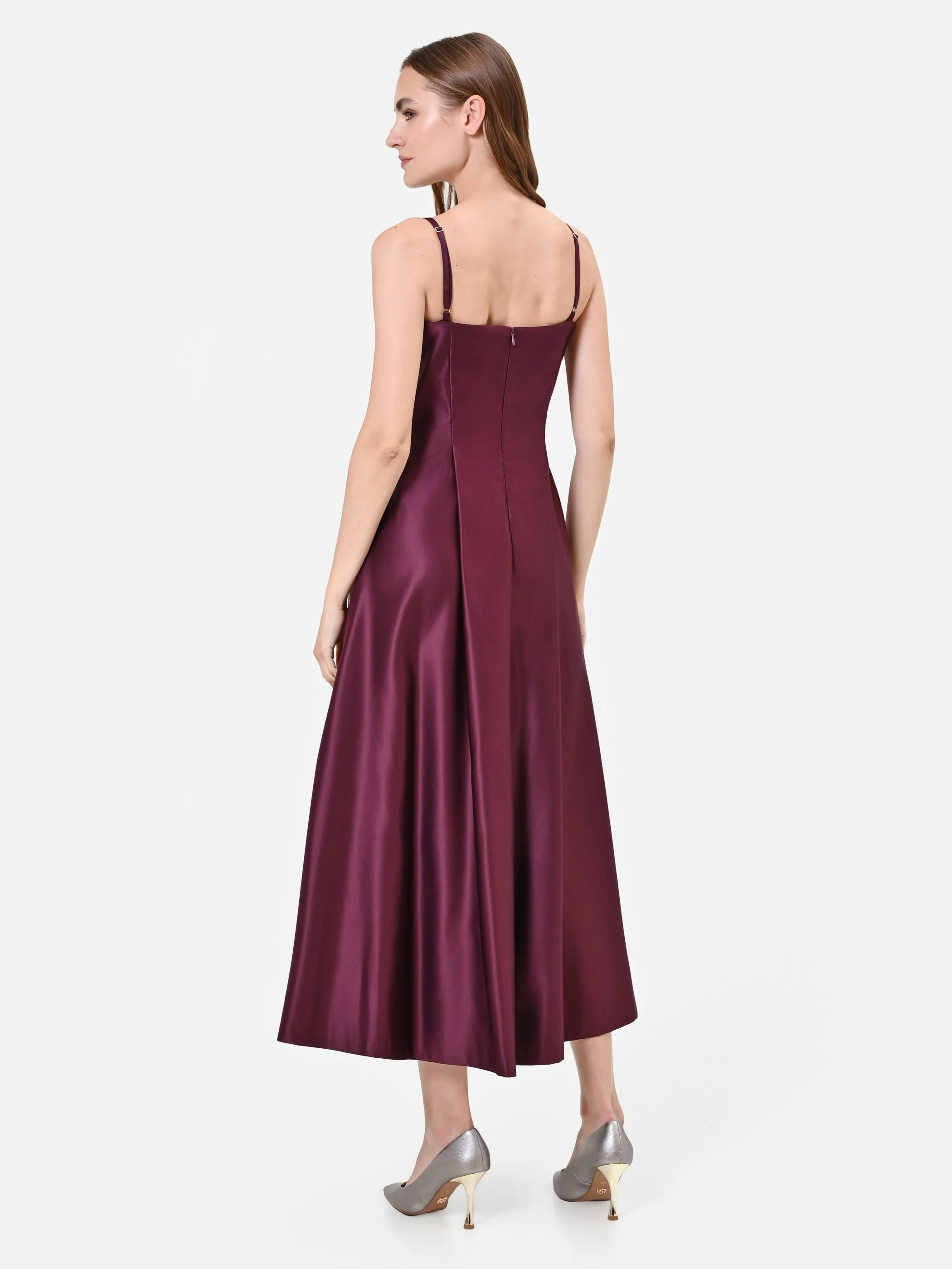 Abito midi bordeaux in raso con gonna ampia - Image 2