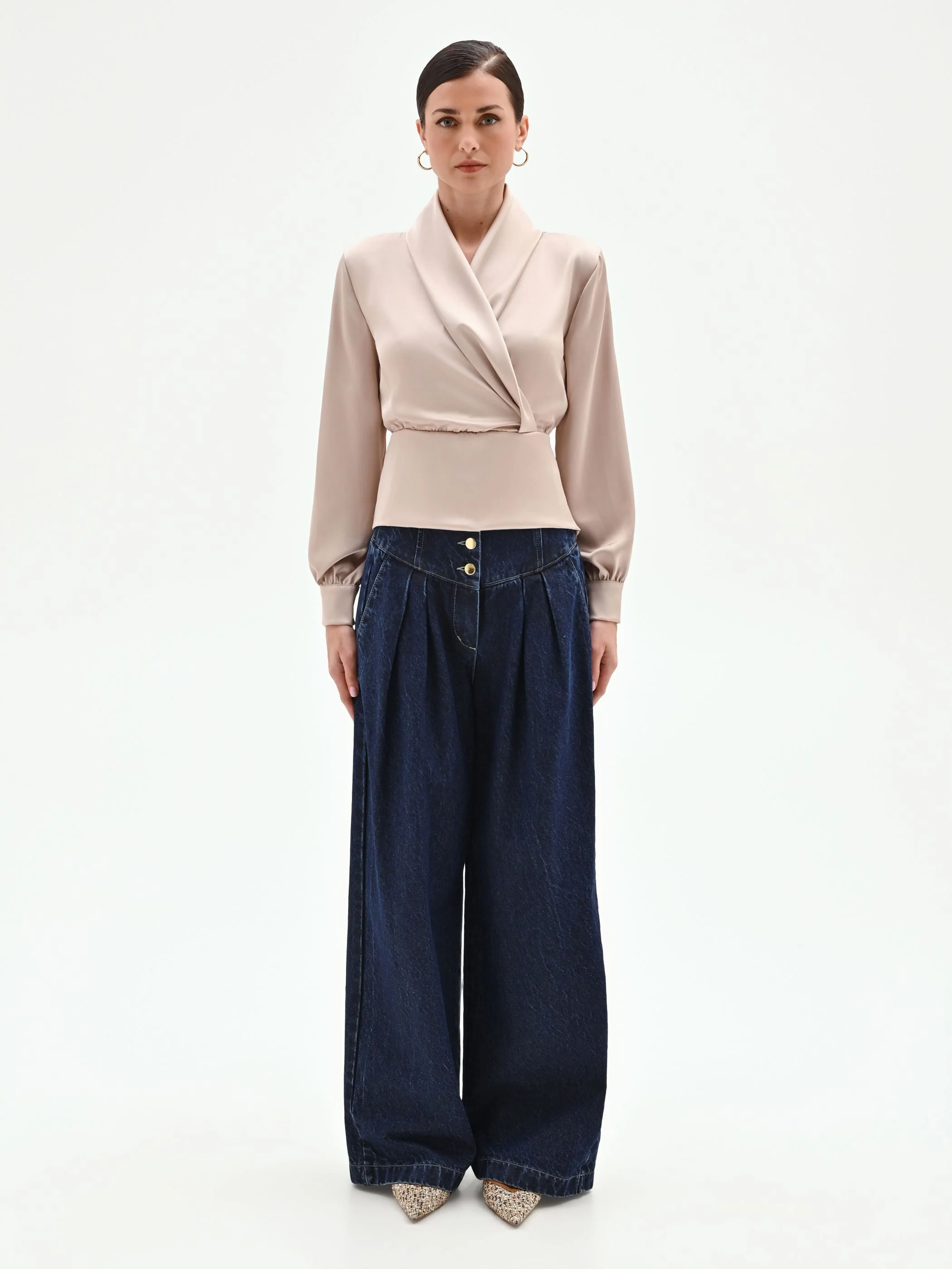 Blusa a portafoglio in raso tortora beige