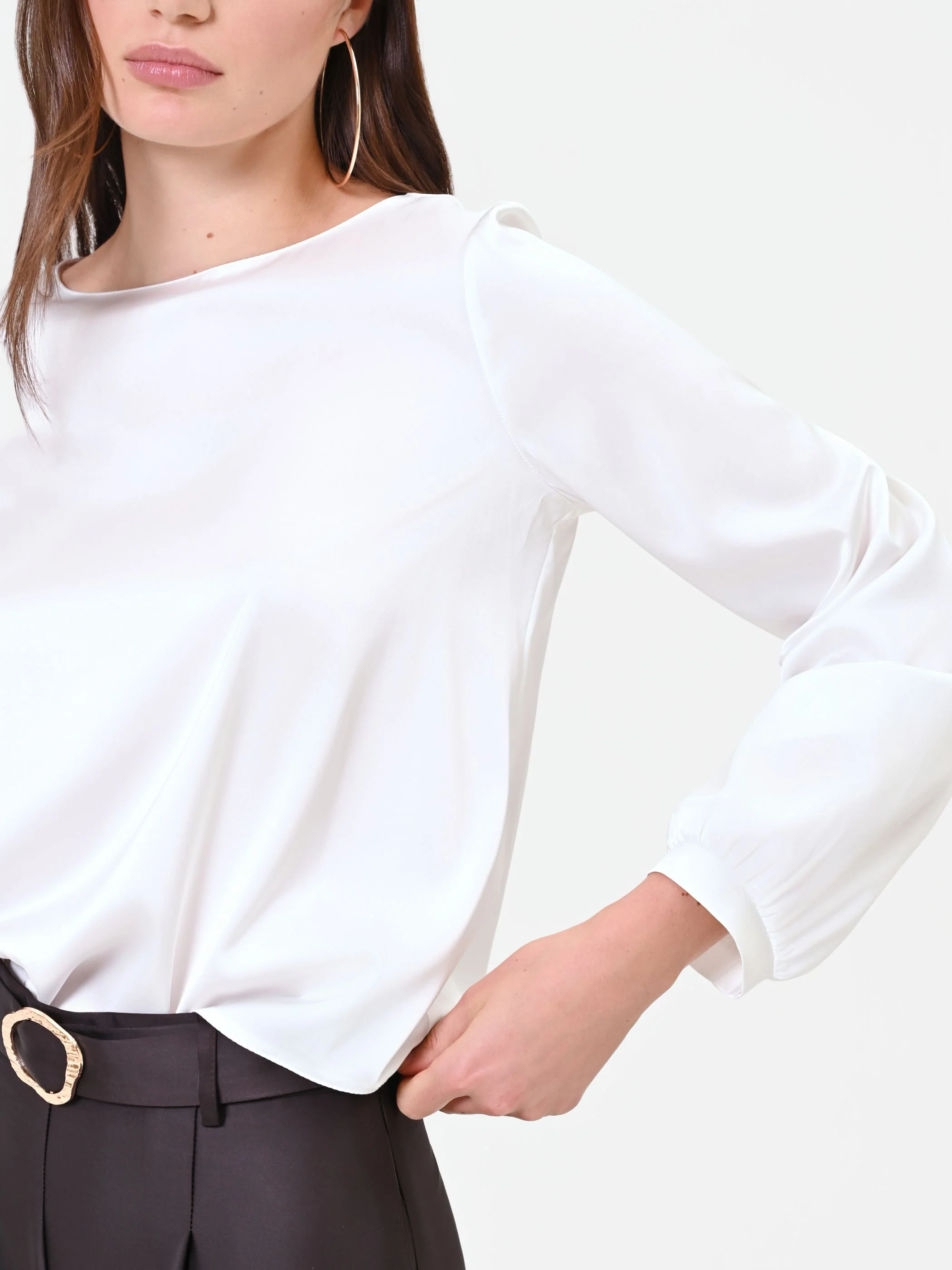 Blusa bianca in raso - Image 4