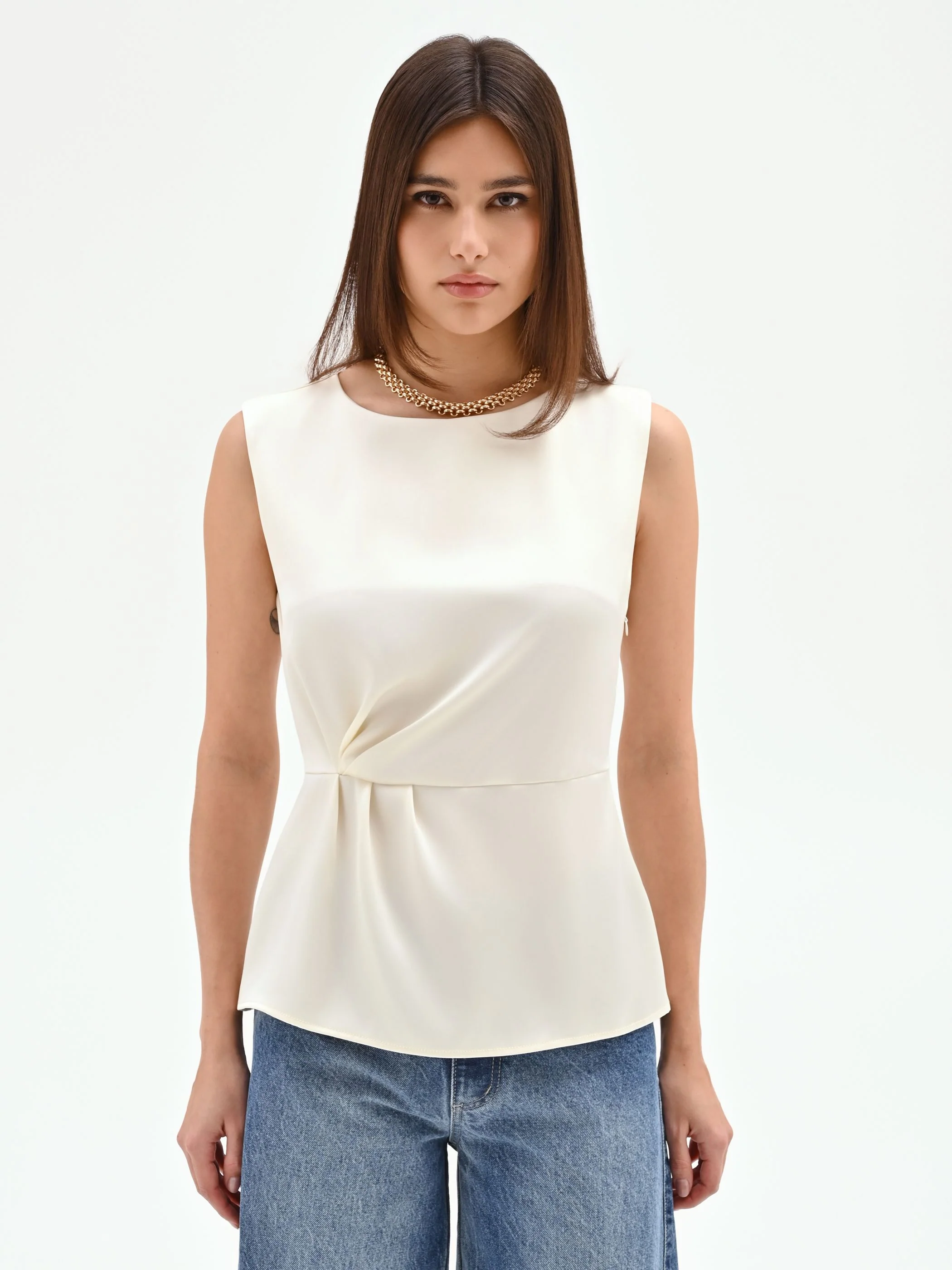 Blusa bianco panna con drappeggio laterale - Image 2