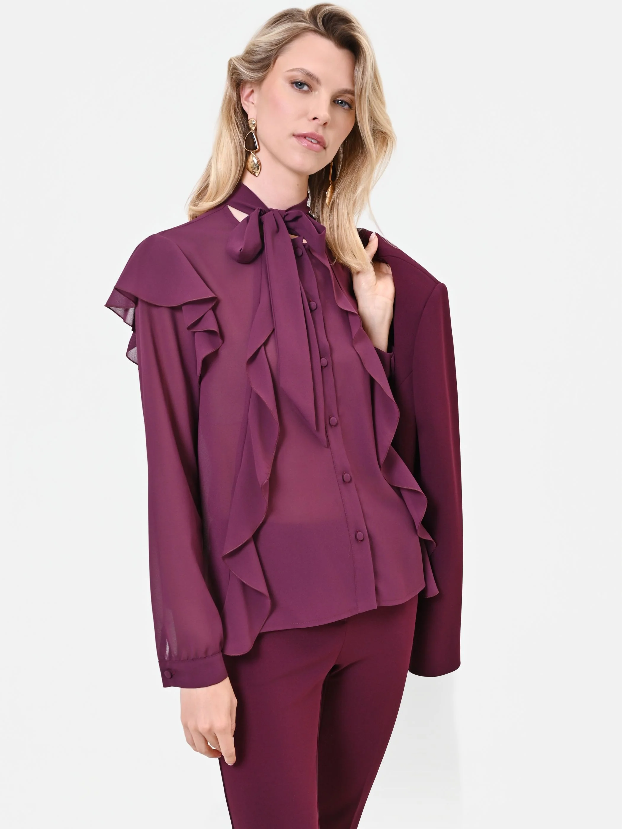 Blusa bordeaux rosso con fiocco e rouches - Image 6