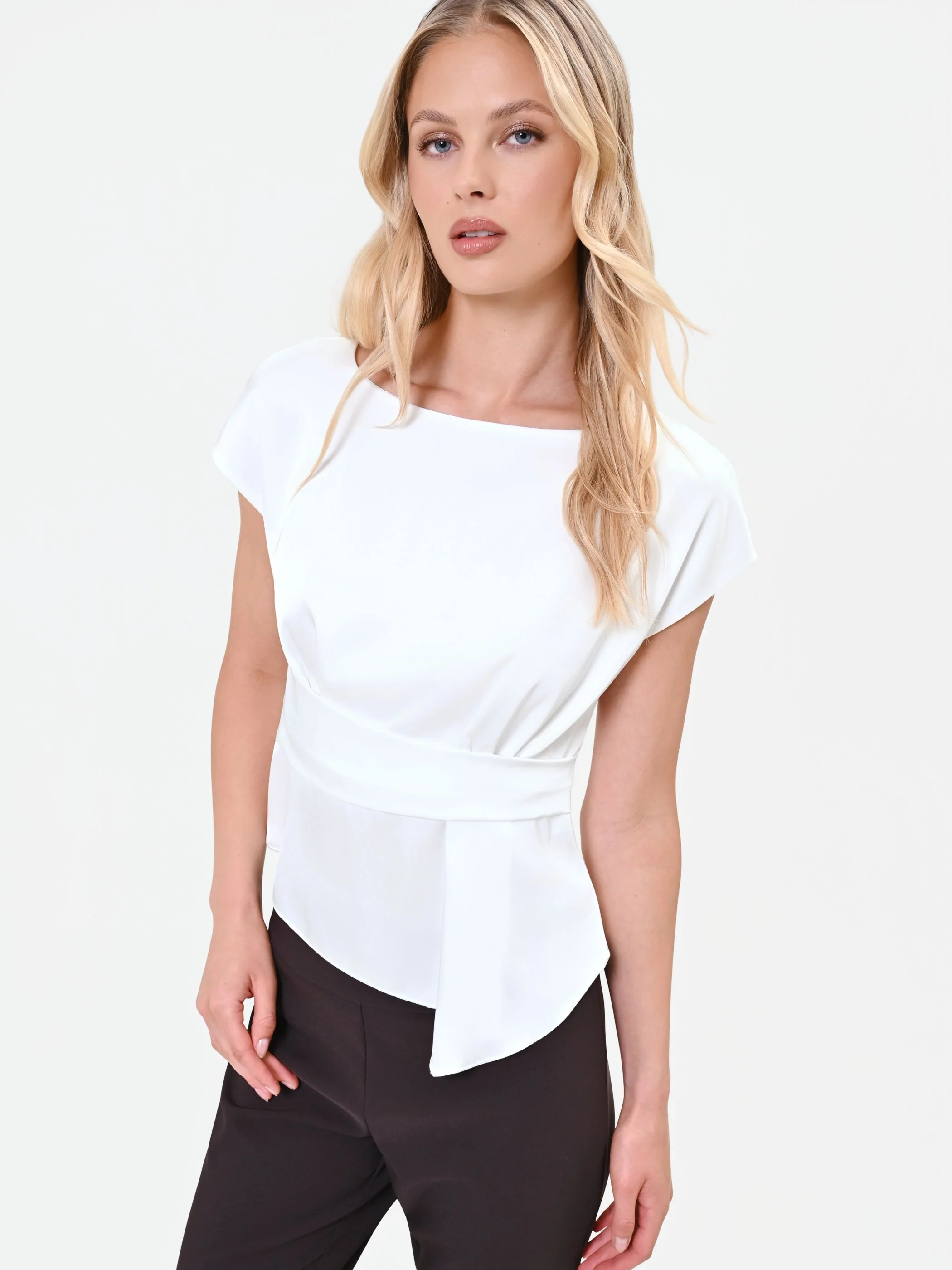 Blusa panna in raso con cintura annodata - Image 6