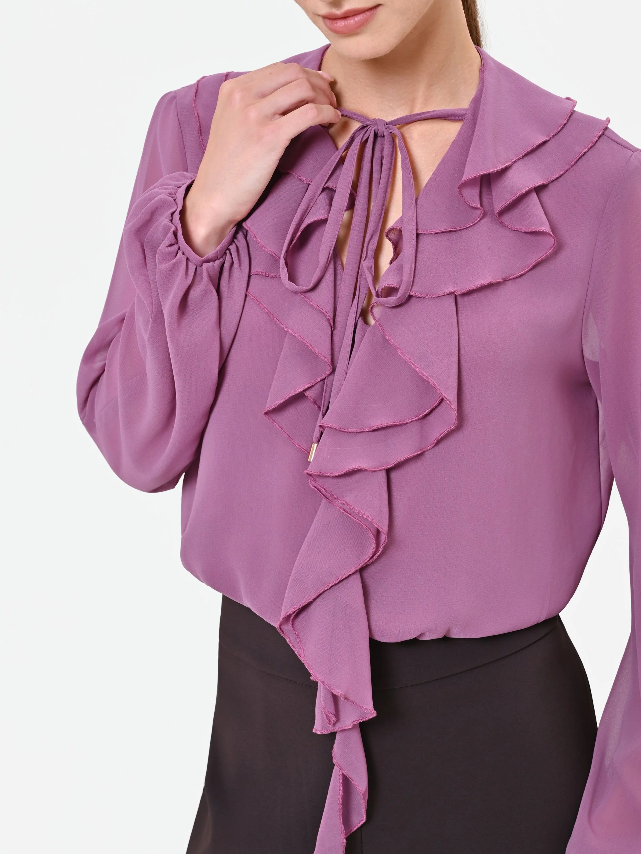 Blusa rosa antico con rouches e volant - Image 5