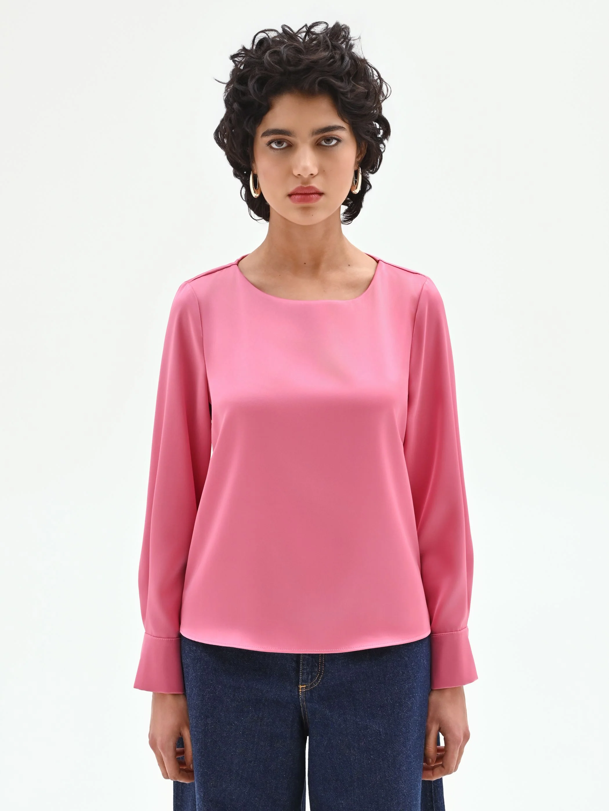 Blusa rosa con maniche a sbuffo - Image 2