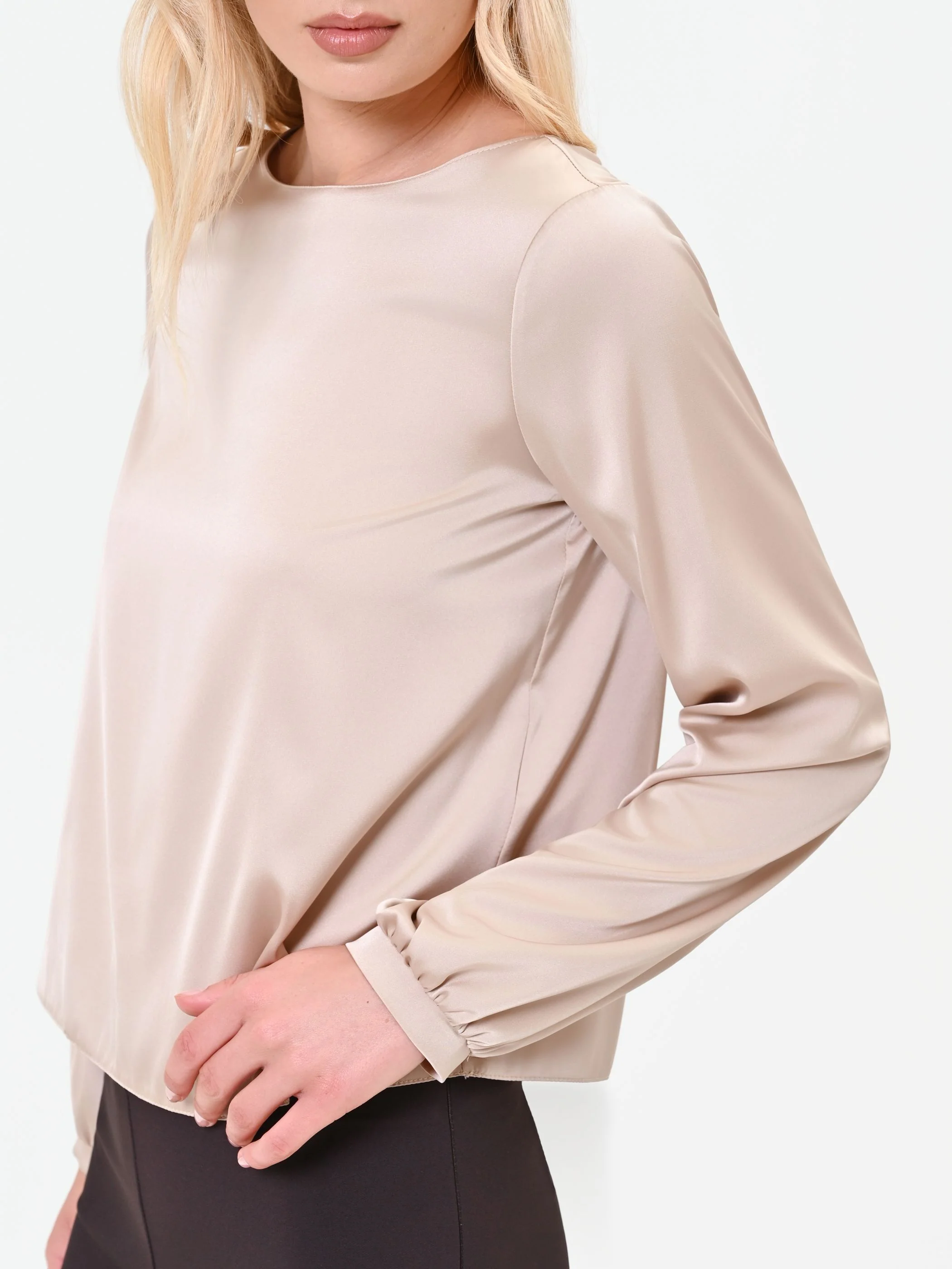 Blusa tortora beige con maniche voluminose - Image 4