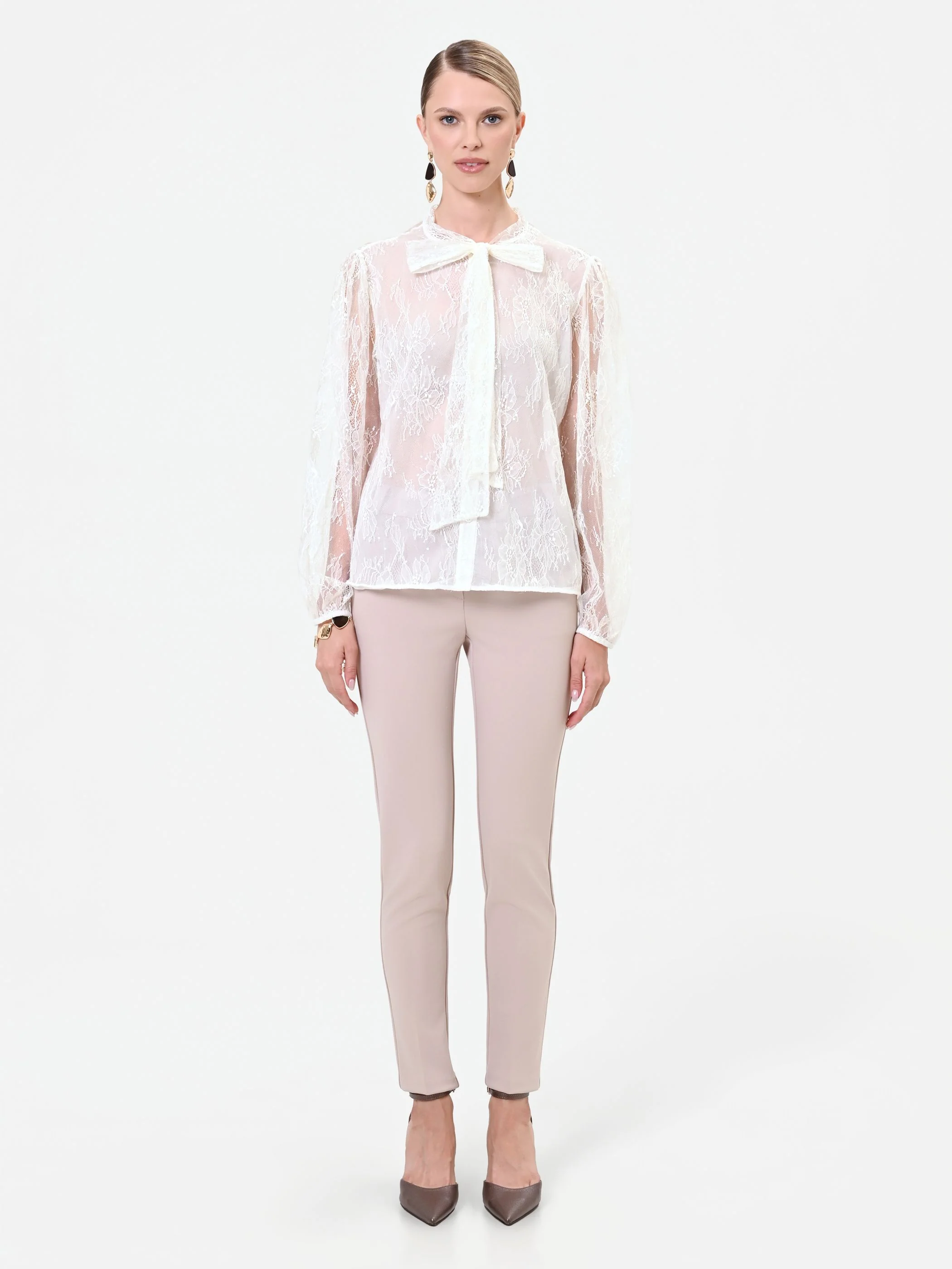 Camicia in pizzo panna bianco con fiocco al collo - Image 2