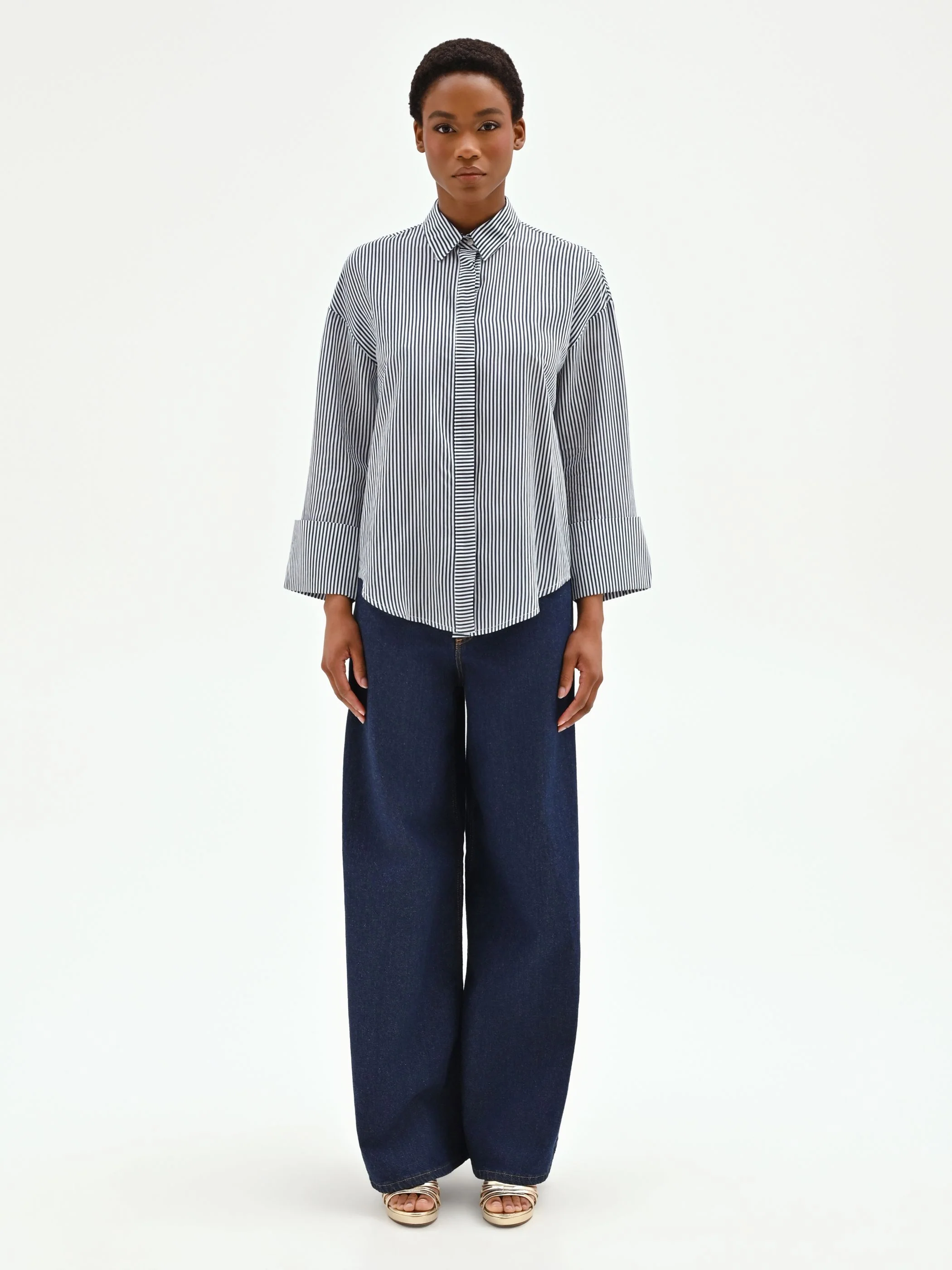 Camicia in viscosa a righe dal volume morbido