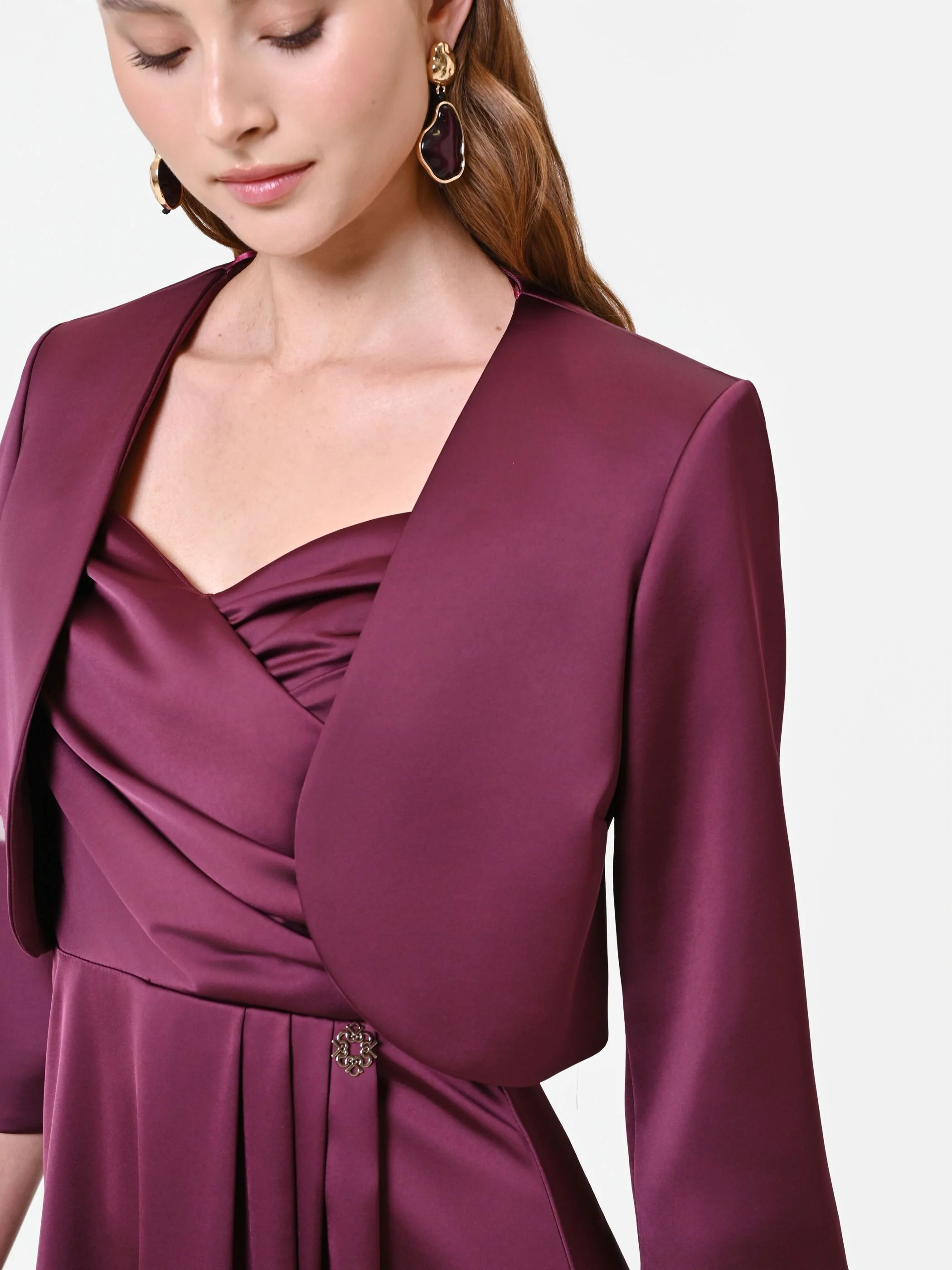 Coprispalle bordeaux in raso