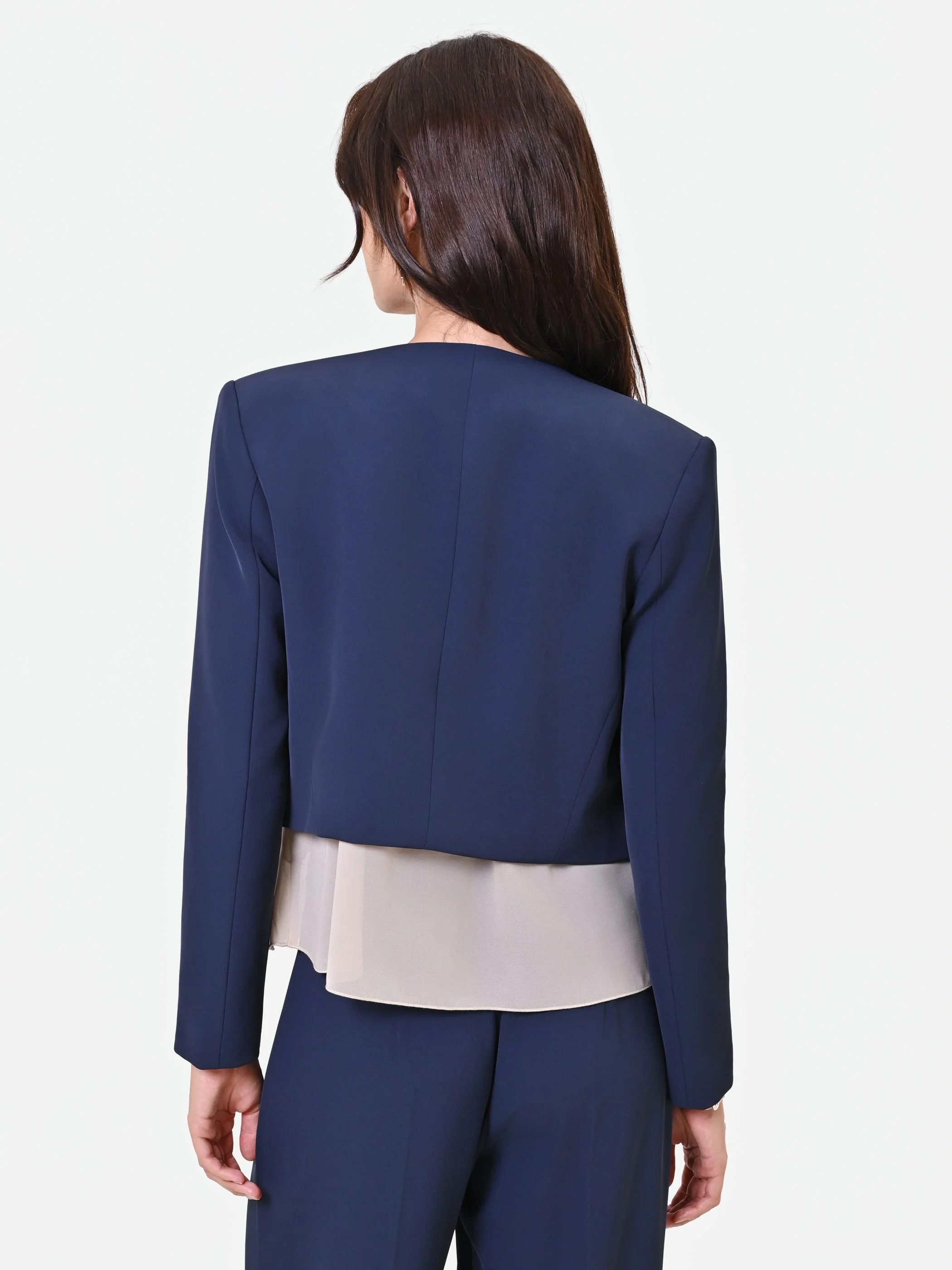 Giacca corta blu navy con revers a cascata - Image 3
