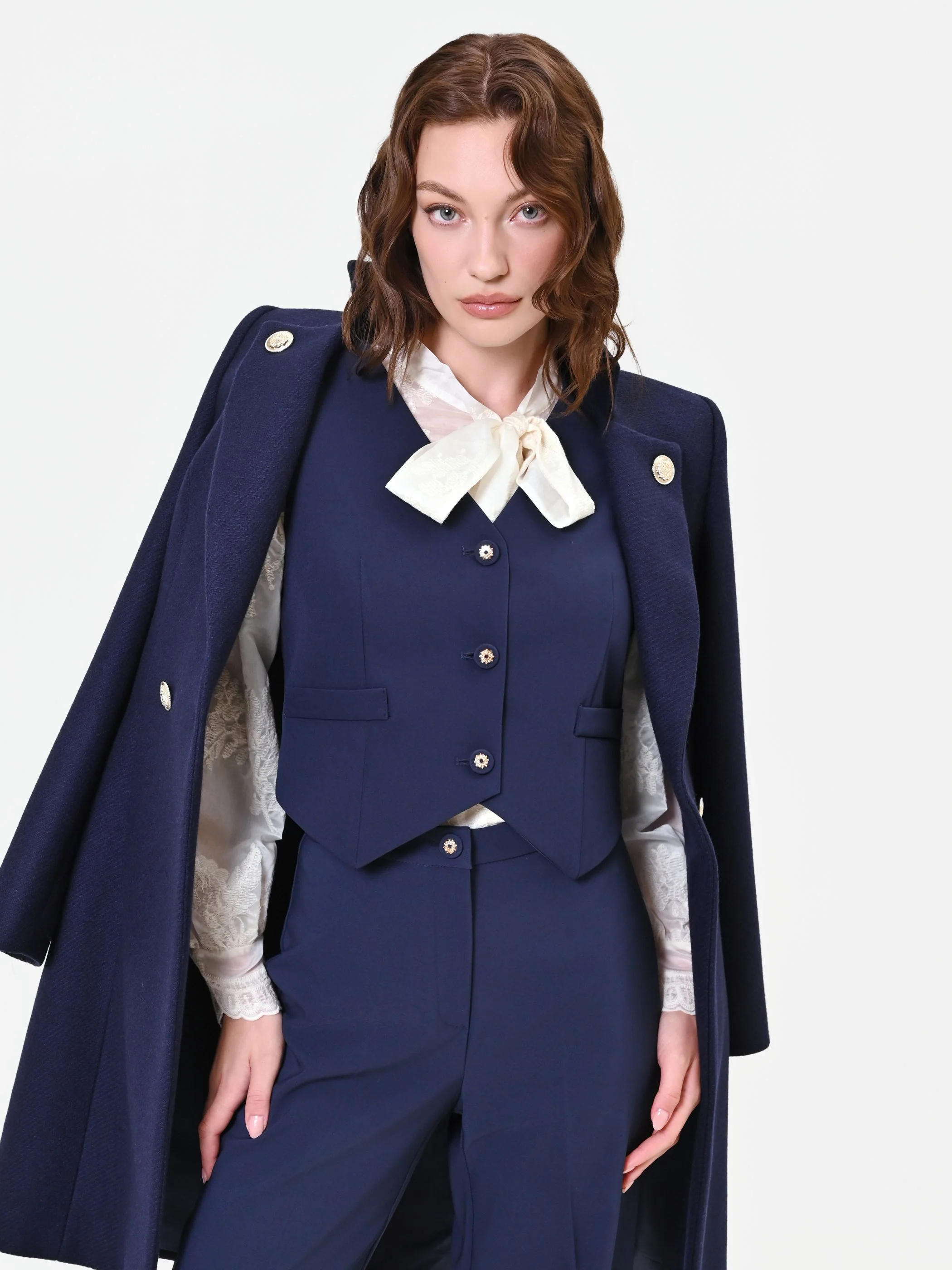 Gilet blu con bottoni gioiello - Image 6
