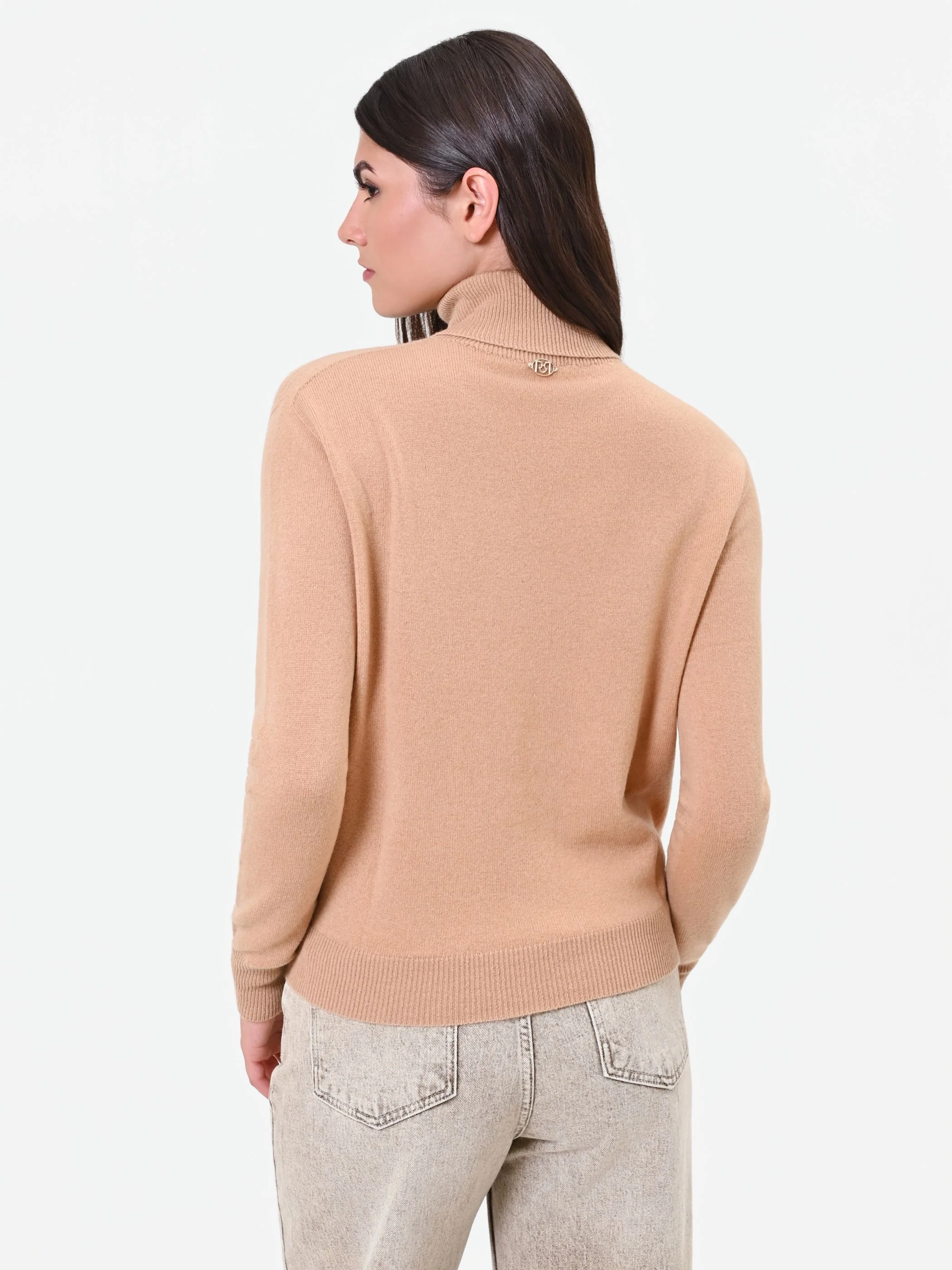 Maglia dolcevita cammello beige