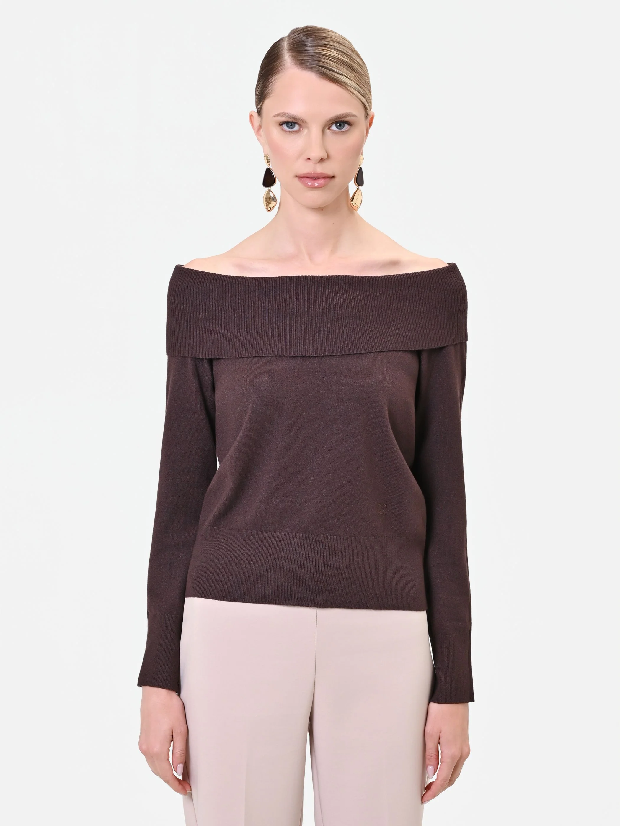 Maglia marrone con spalle scoperte - Image 2