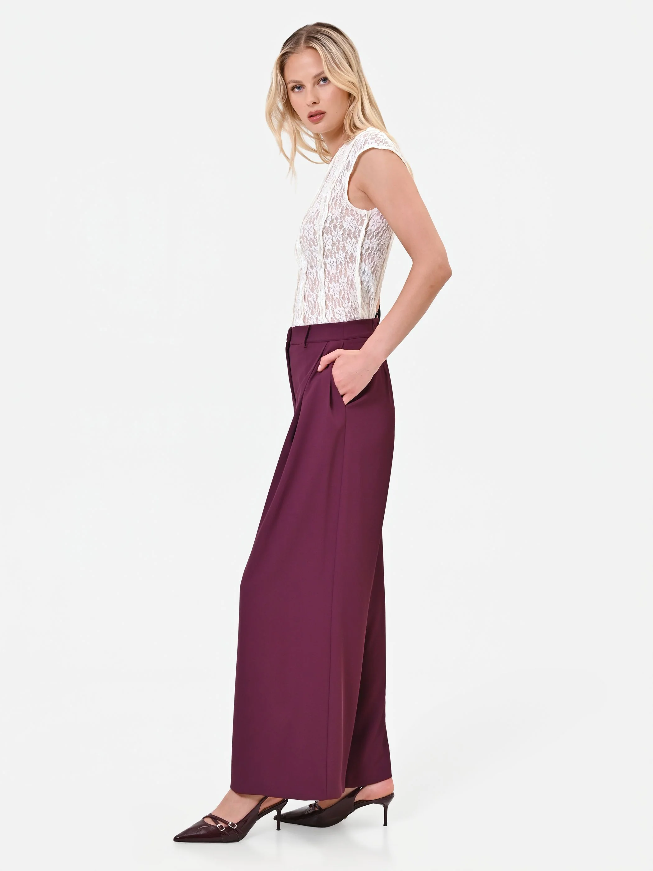 Pantalone a palazzo fluido bordeaux rosso - Image 4