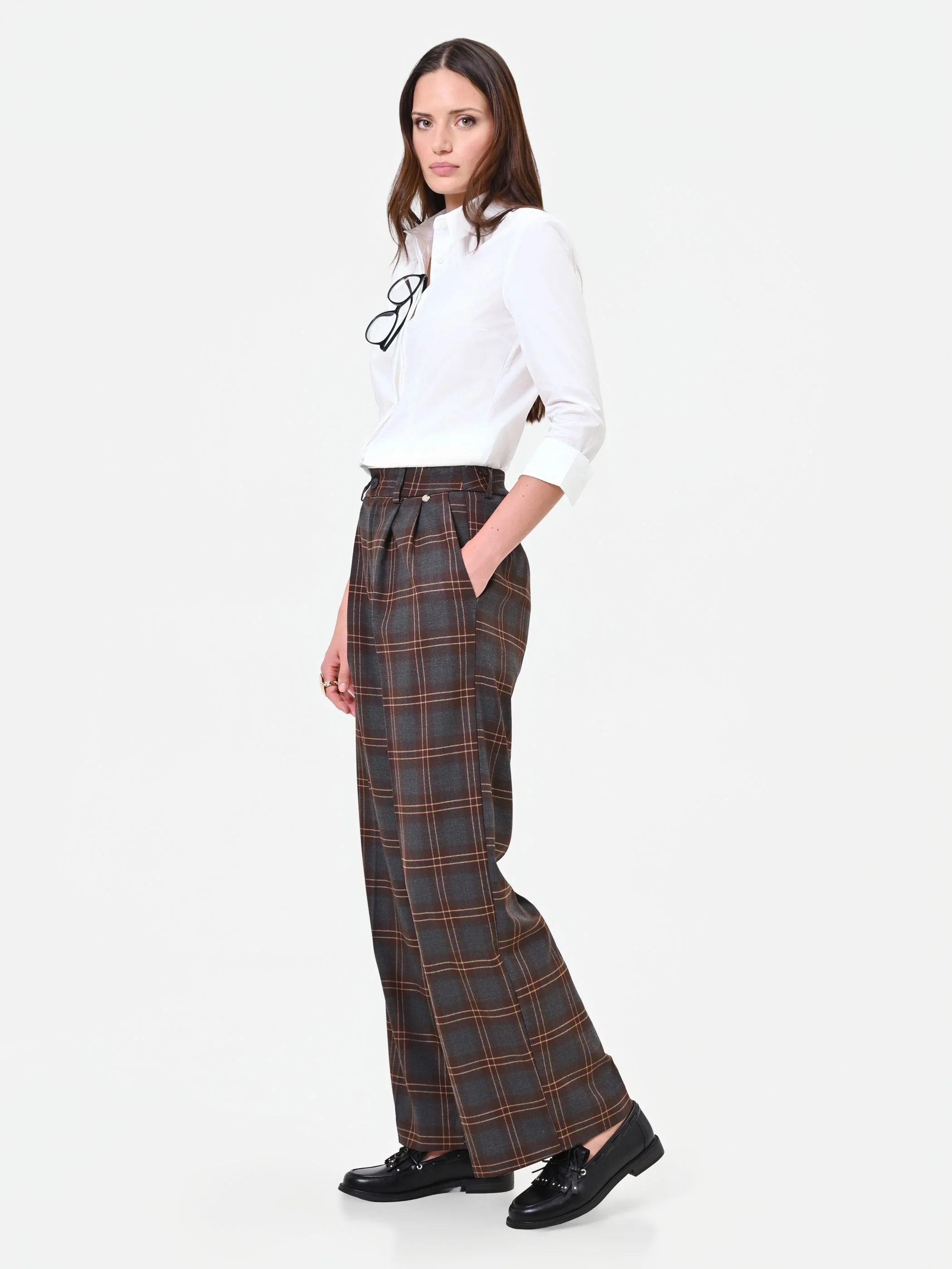 Pantalone a palazzo marrone con motivo check - Image 5