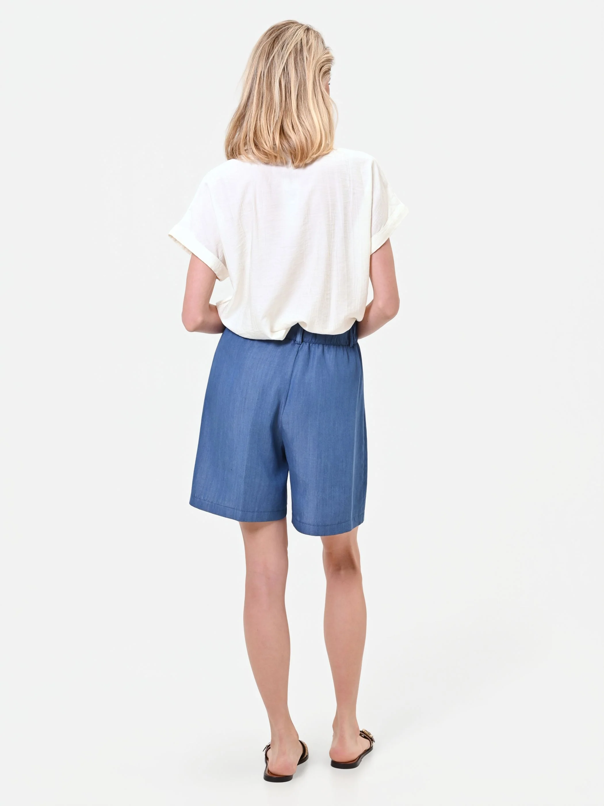Pantalone bermuda blu in lyocell - Image 2