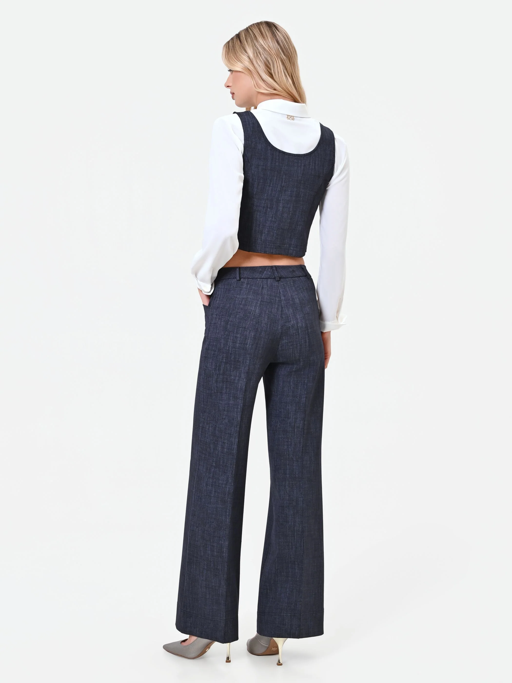 Pantalone blu navy a palazzo con risvolto - Image 3