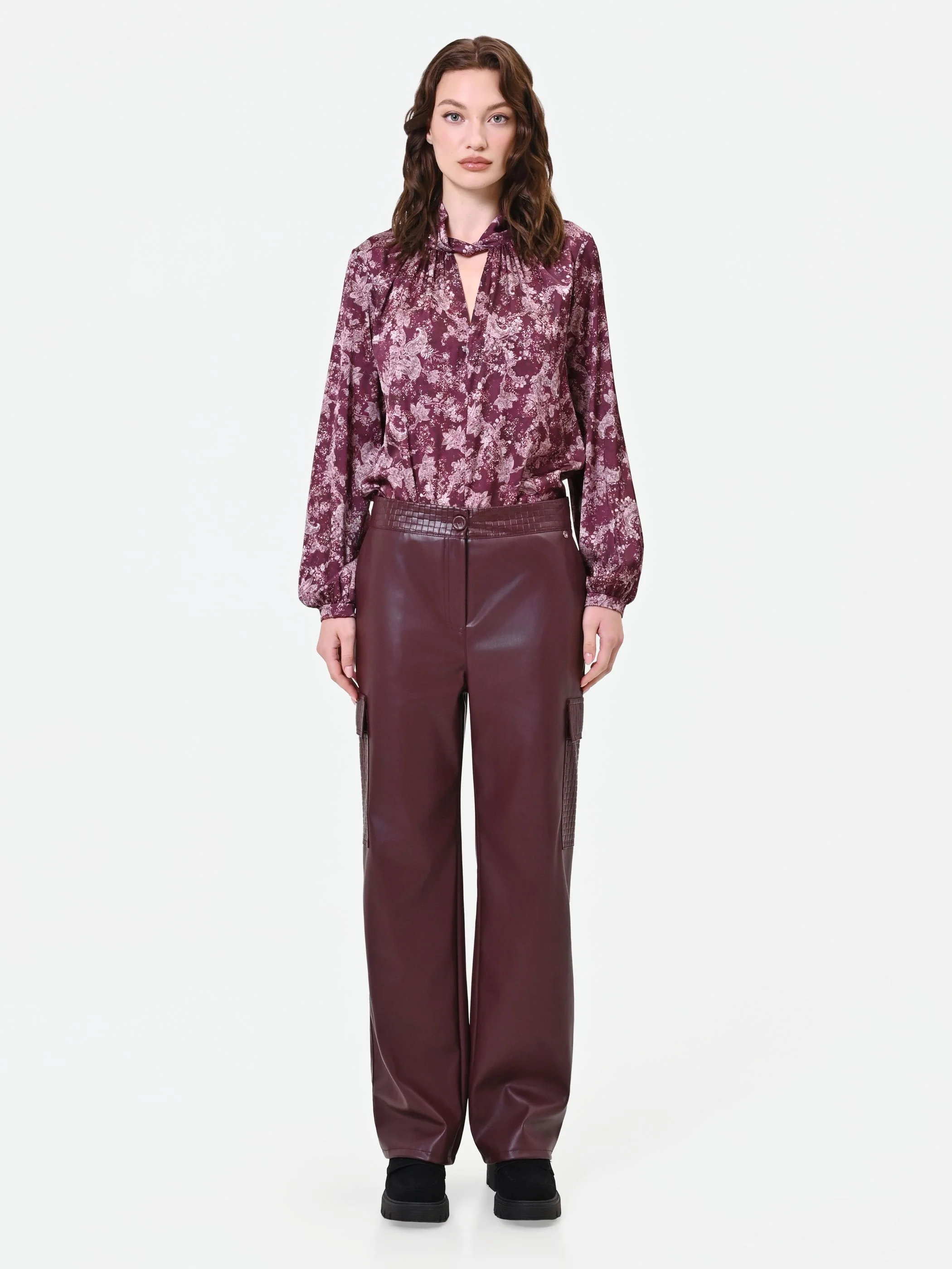 Pantalone cargo bordeaux rosso in similpelle - Image 3