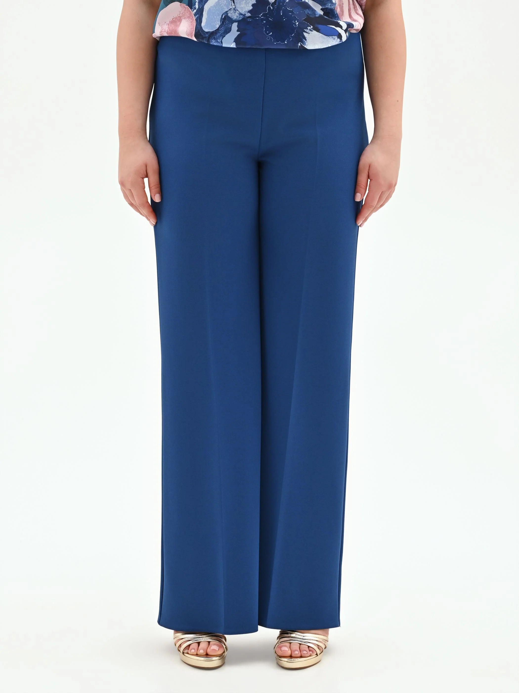 Pantalone Curvy a palazzo blu brillante in scuba mano crepe - Image 4