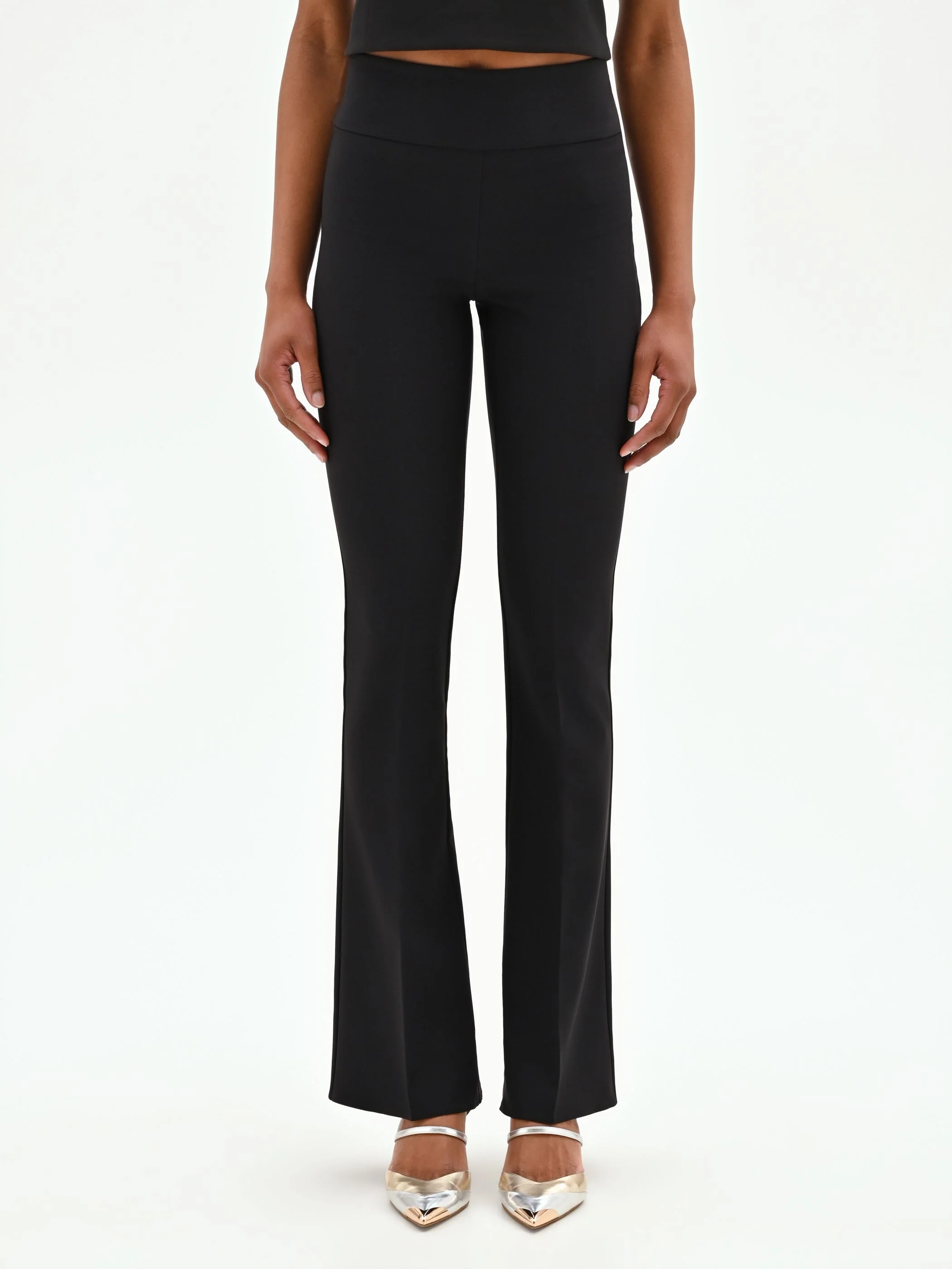 Pantalone nero svasato in tessuto tecnico - Image 2