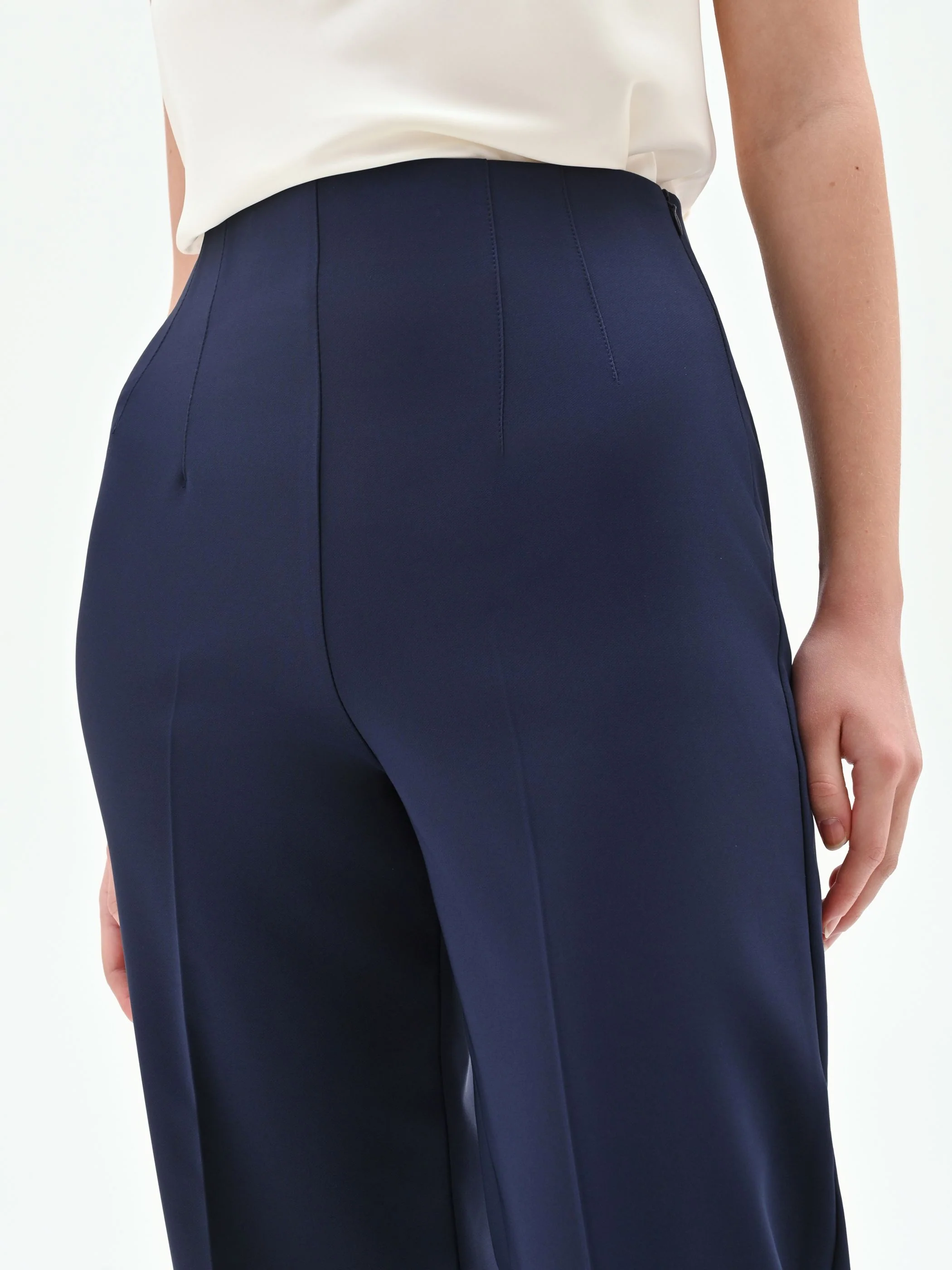 Pantalone palazzo blu in tessuto tecnico - Image 2