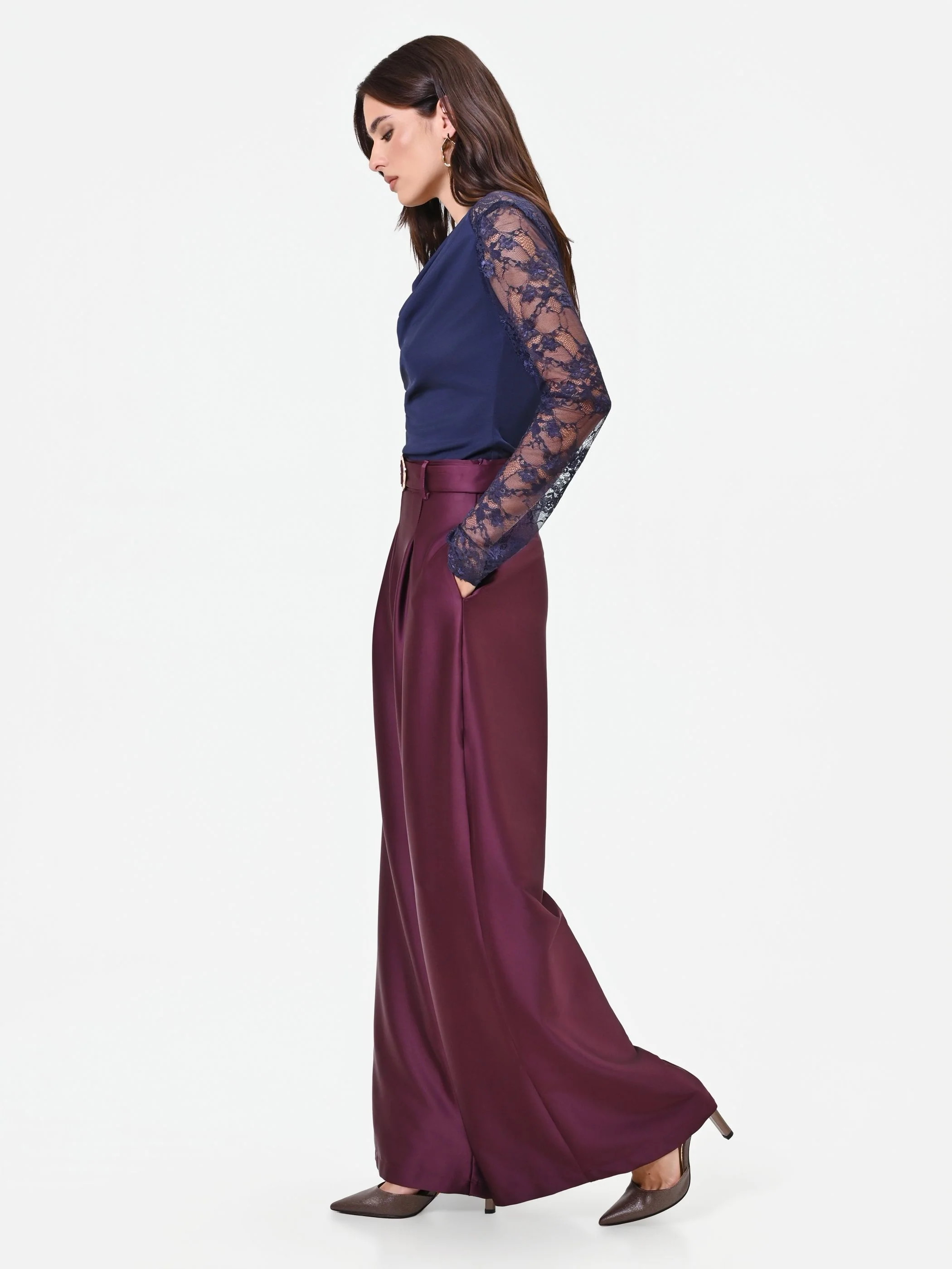 Pantalone palazzo bordeaux in raso - Image 4