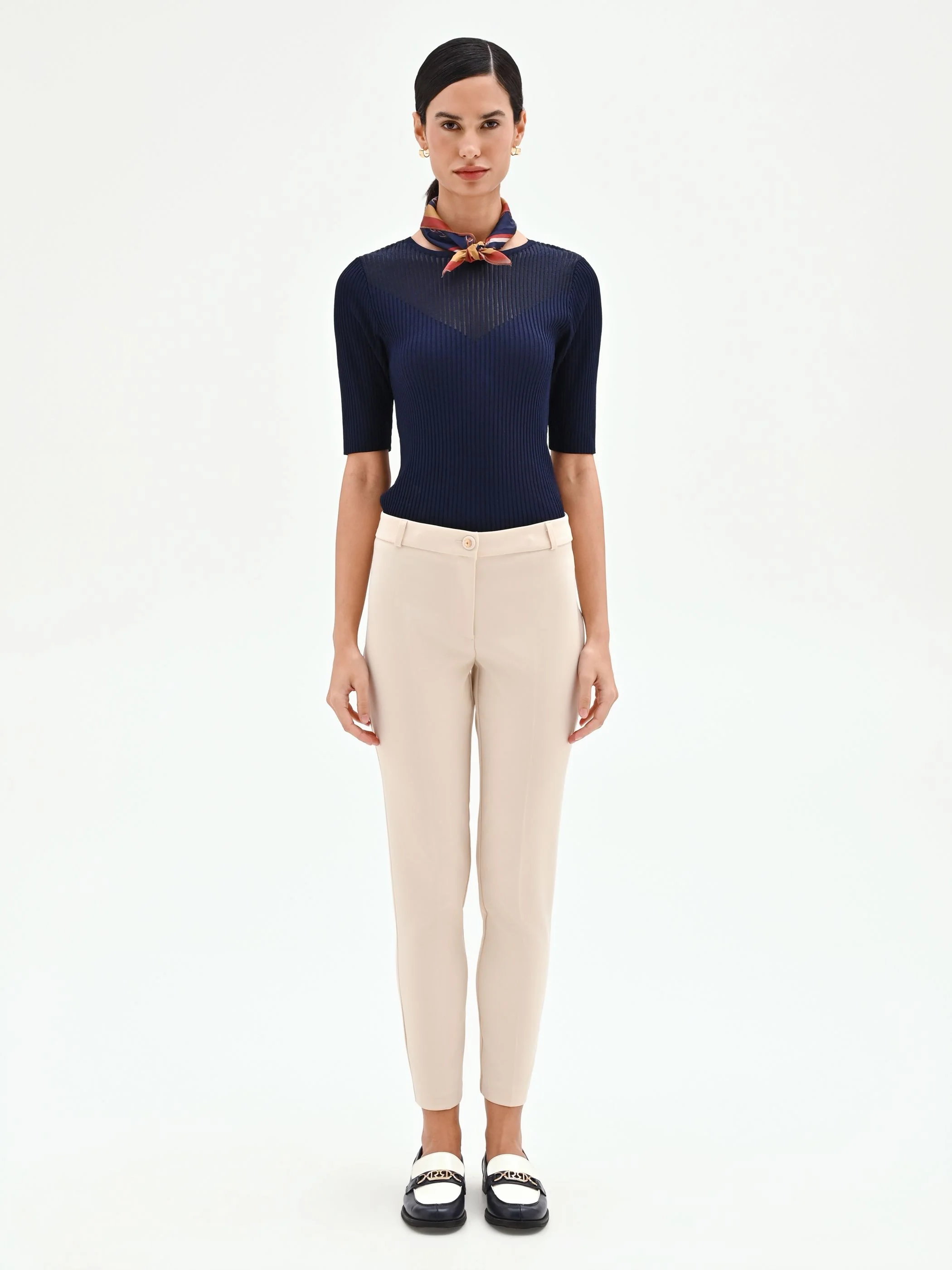 Pantalone skinny beige chiaro in tessuto tecnico