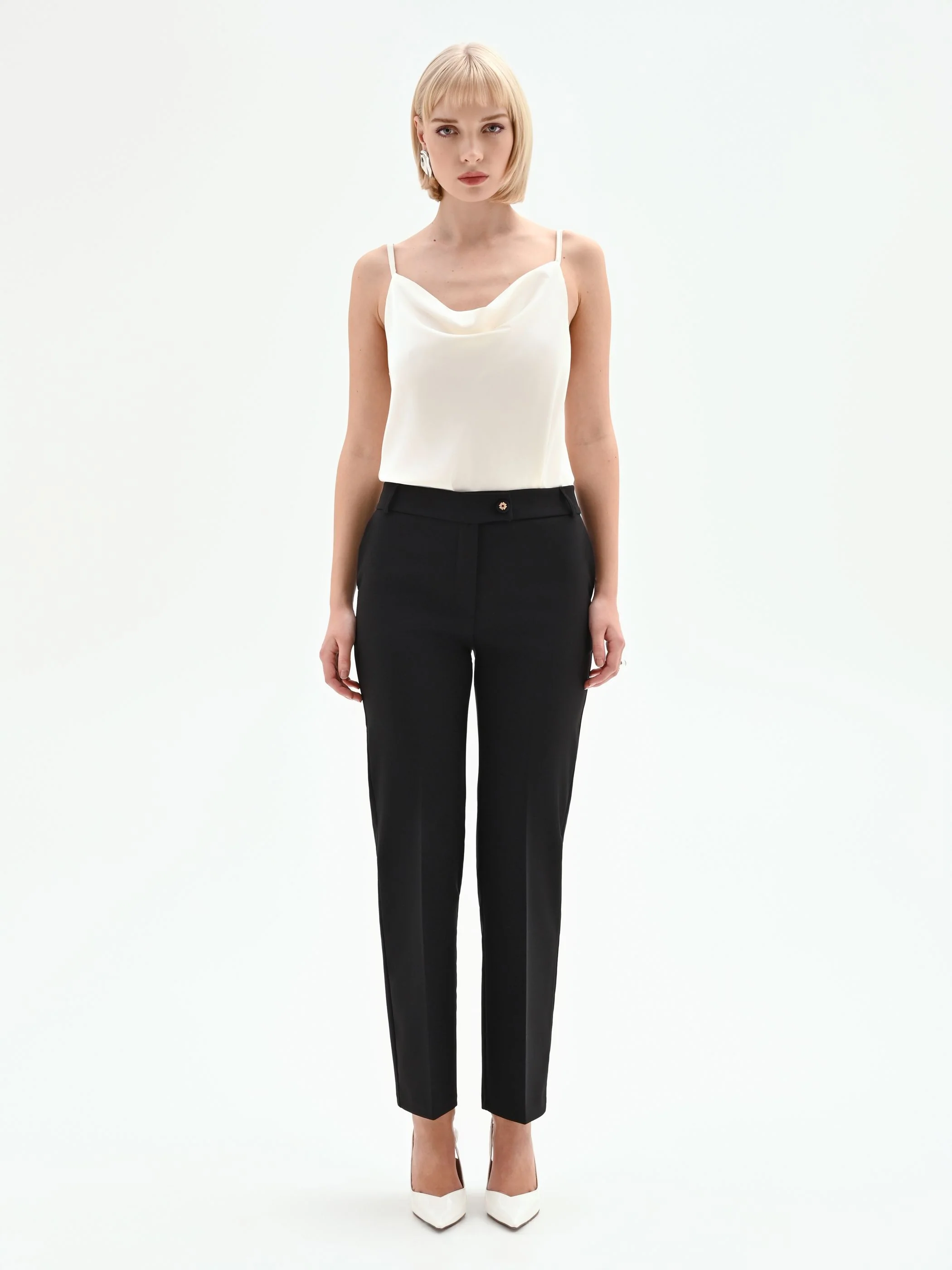 Pantalone slim nero scuro a vita alta
