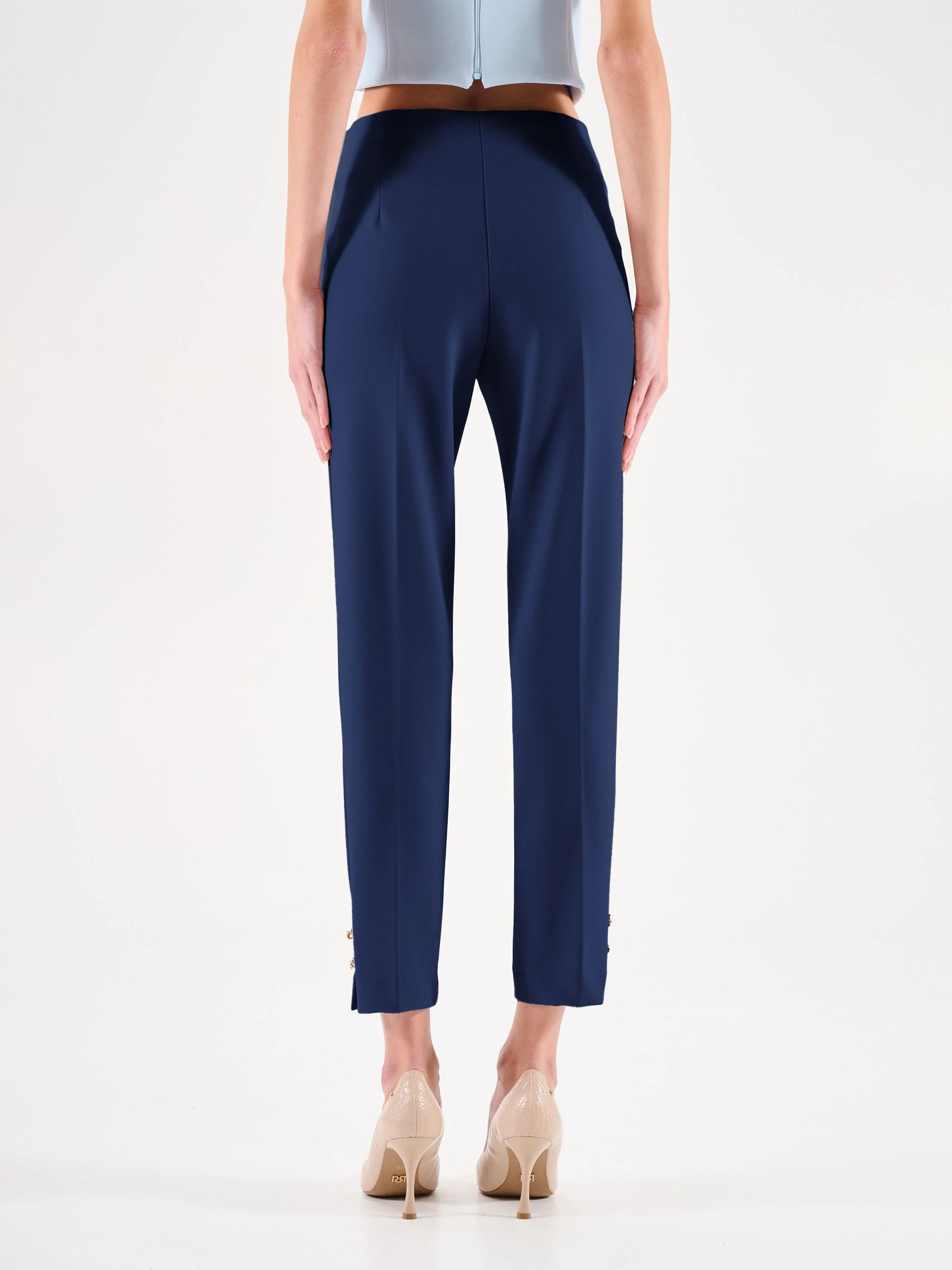 Pantaloni blu con bottoni dorati - Image 2