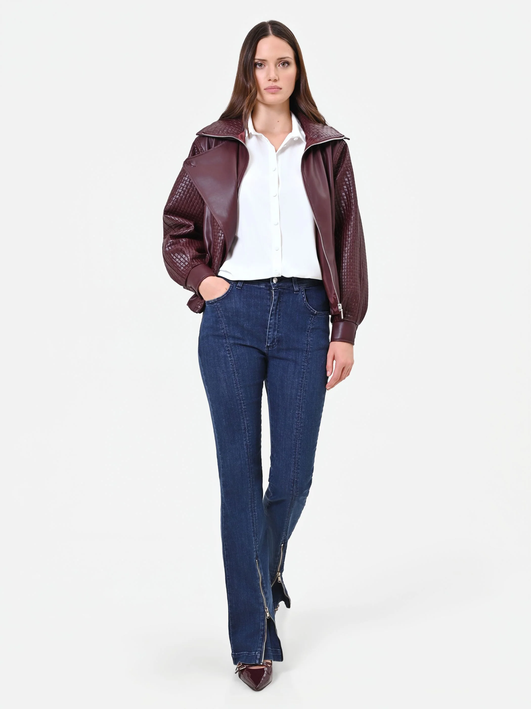 Pantaloni jeans blu con spacco frontale - Image 6