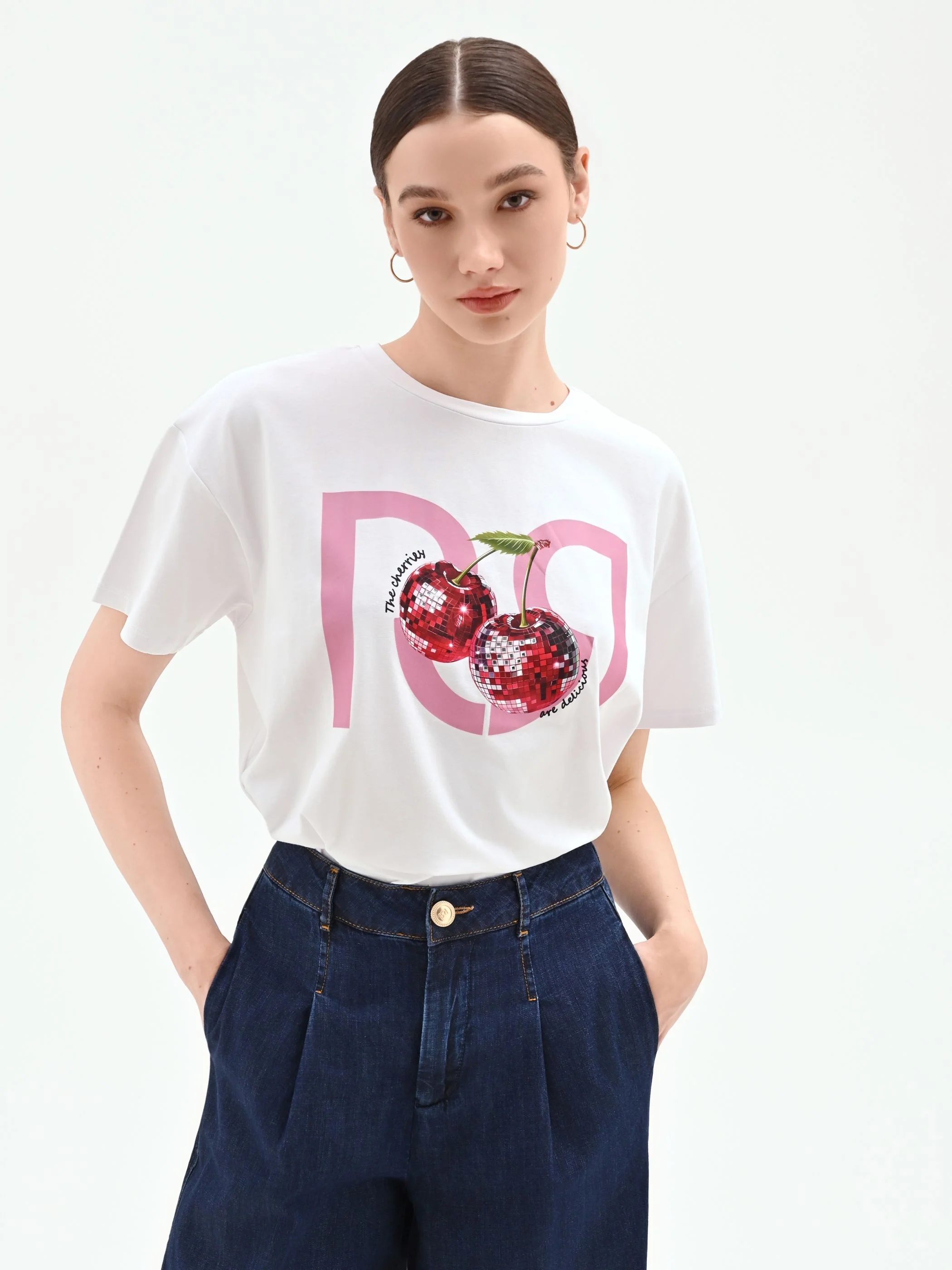 T-shirt bianca con stampa ciliegie - Image 5