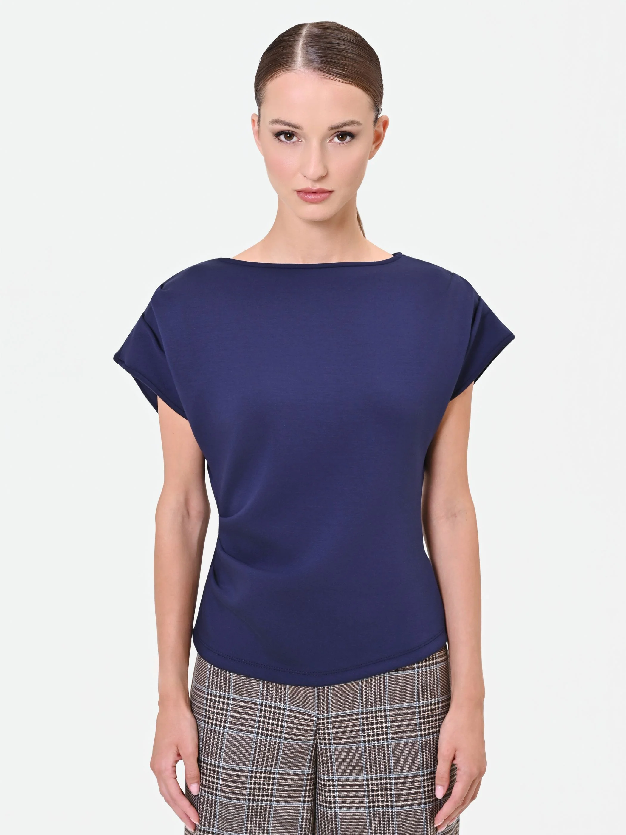 T-shirt blu navy con drappeggio asimmetrico - Image 2