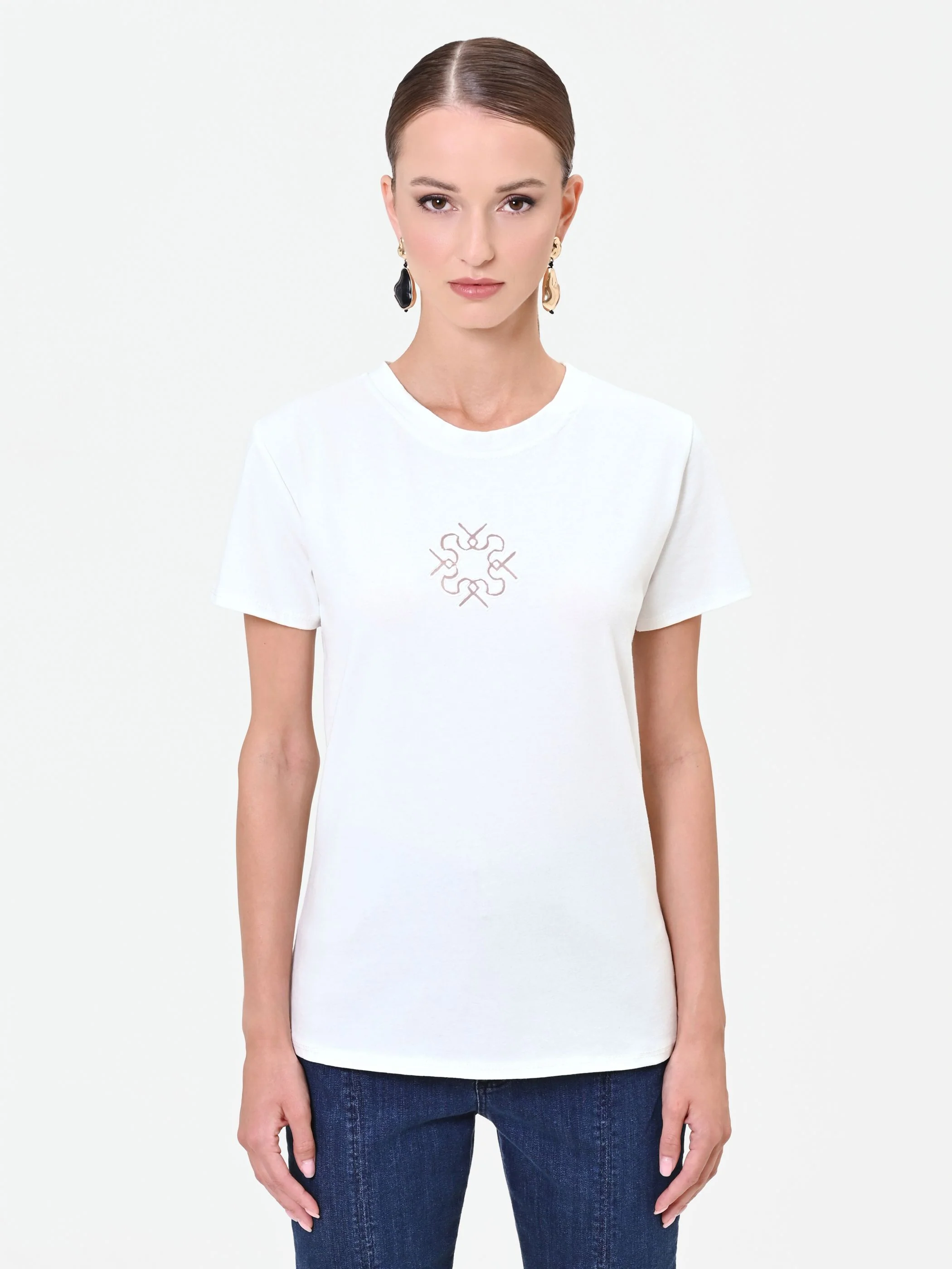T-shirt panna bianco con dettaglio geometrico - Image 2
