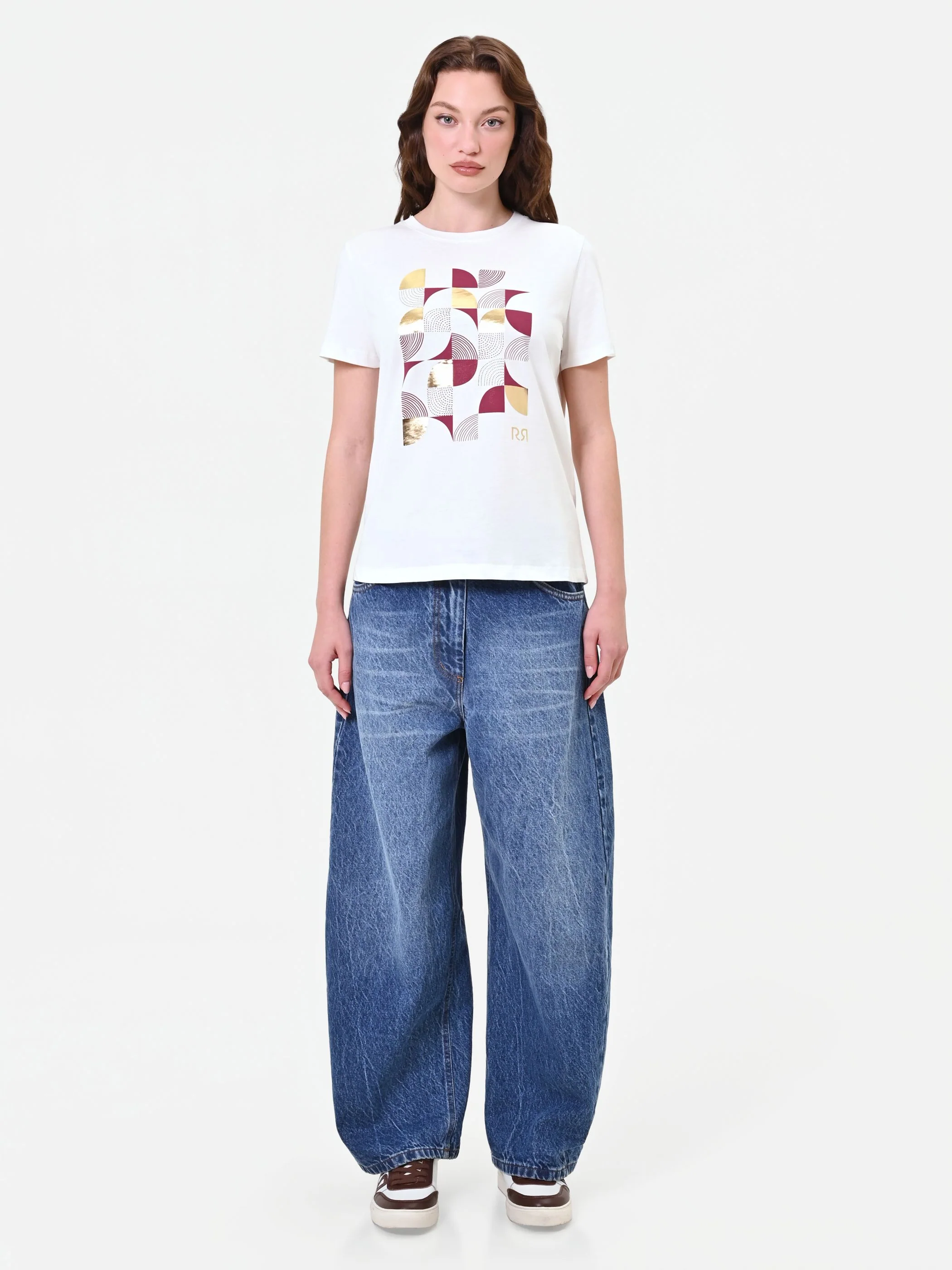 T-shirt panna con stampa grafica laminata - Image 3