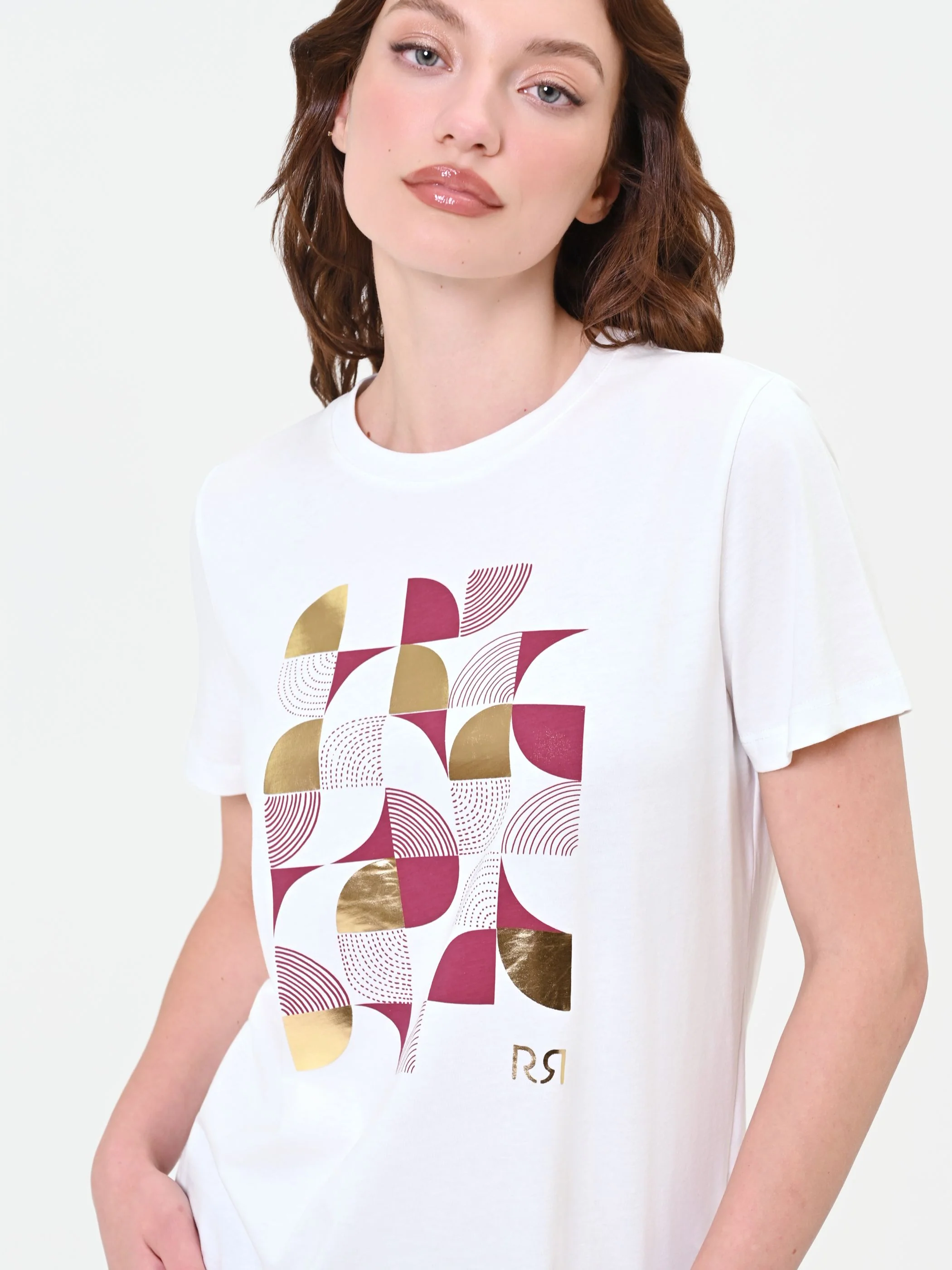 T-shirt panna con stampa grafica laminata - Image 5