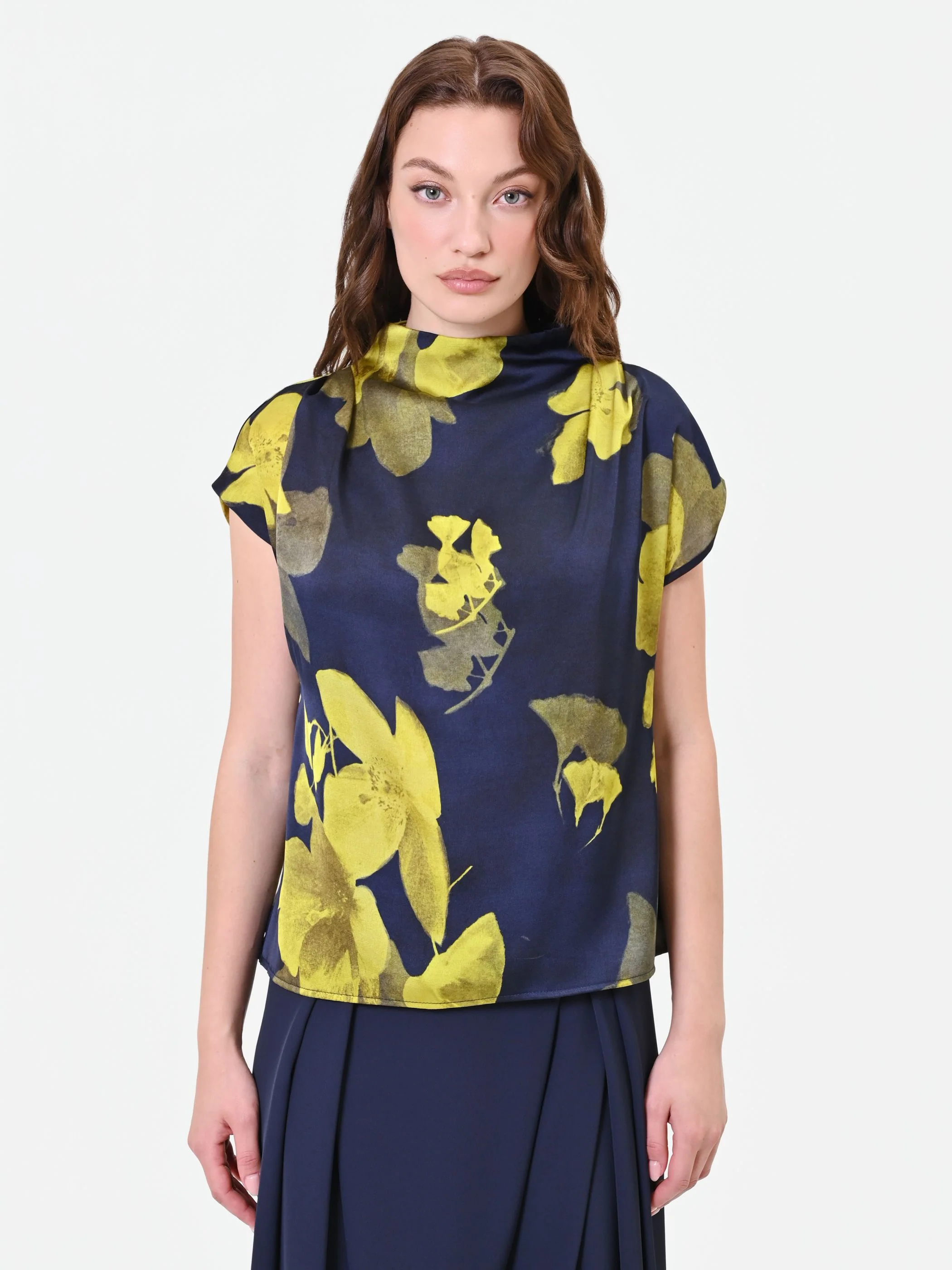 Top blu navy con collo drappeggiato e stampa floreale - Image 2