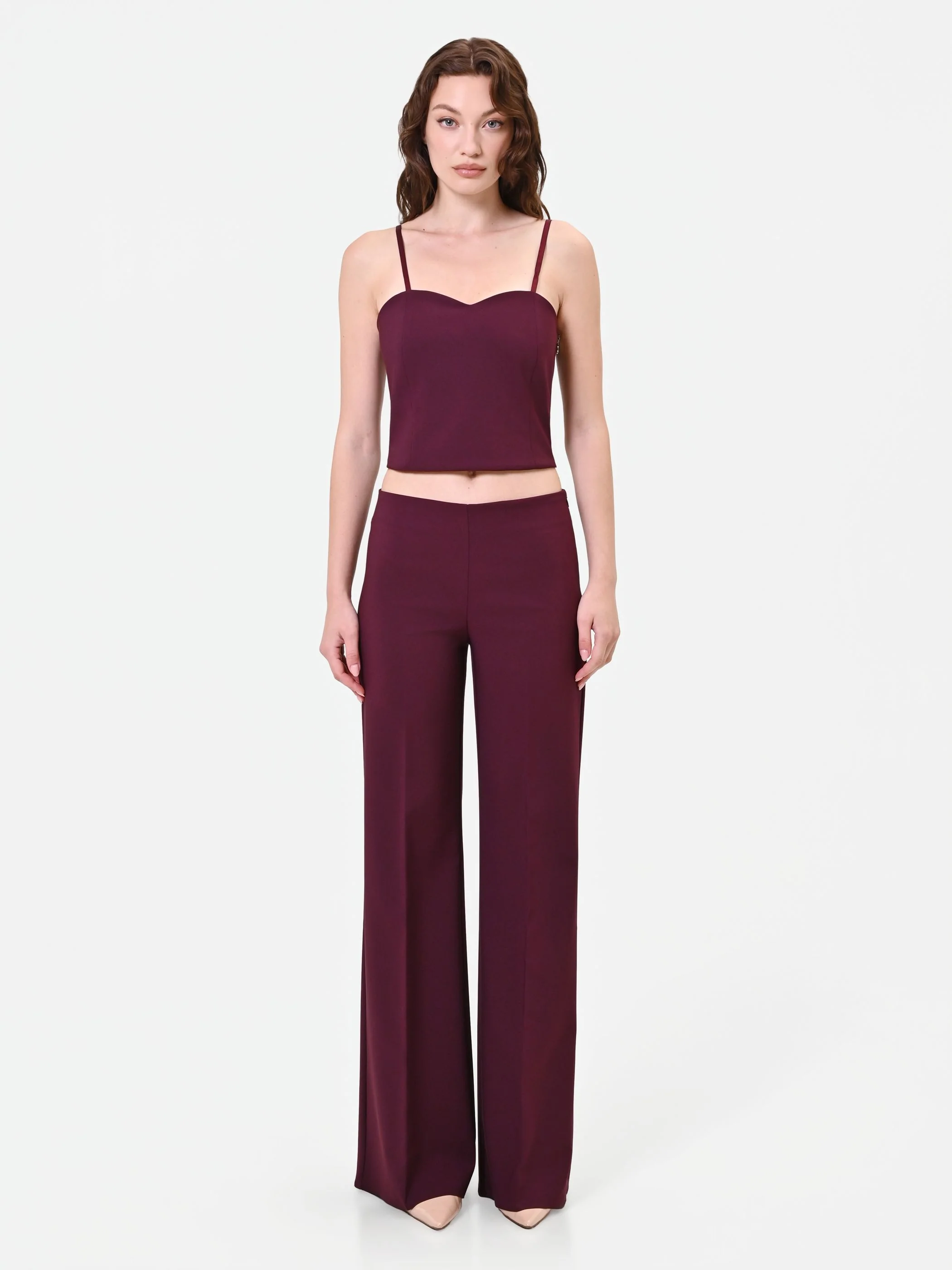 Top crop bordeaux rosso con scollo a cuore