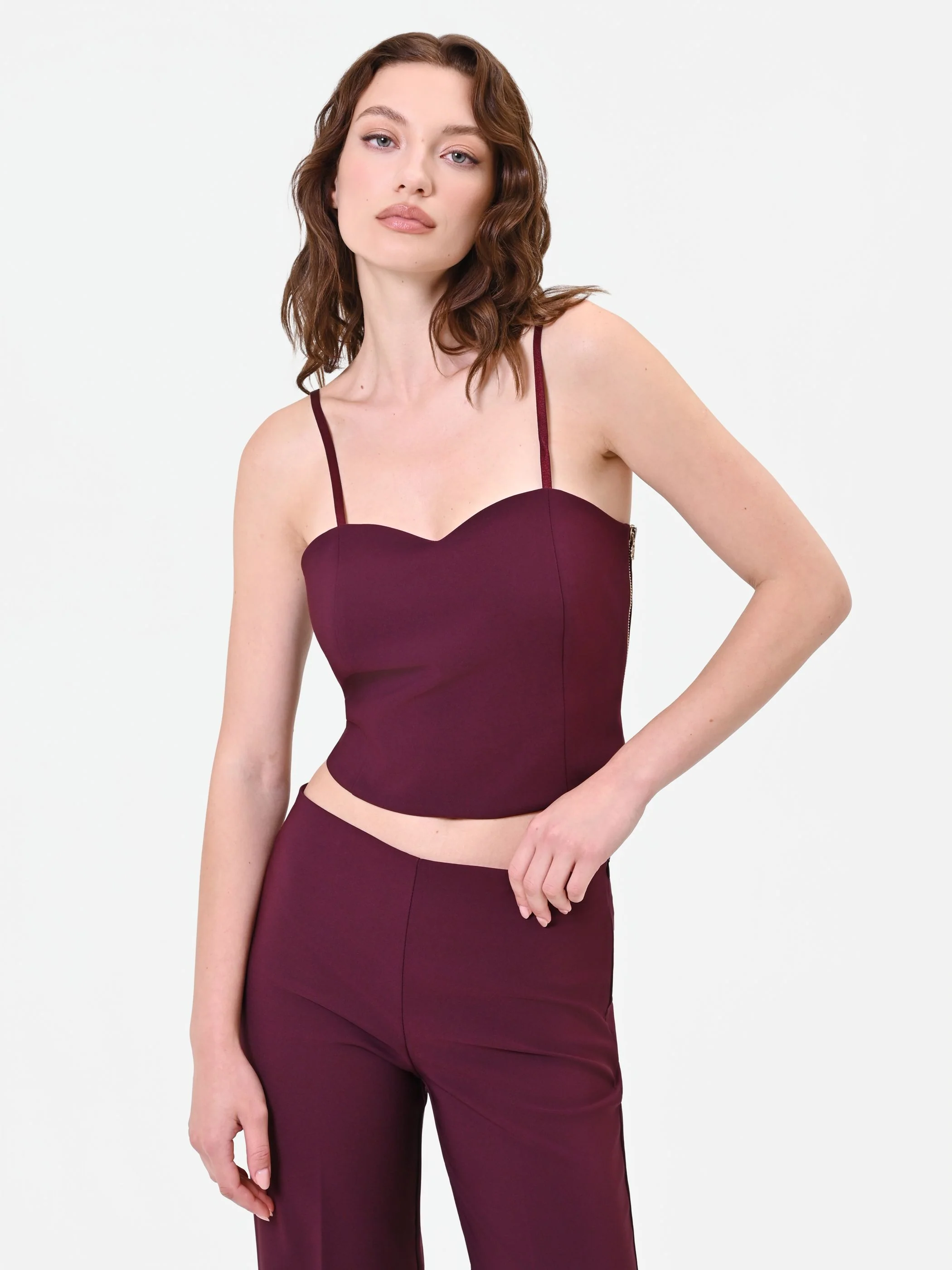 Top crop bordeaux rosso con scollo a cuore - Image 5