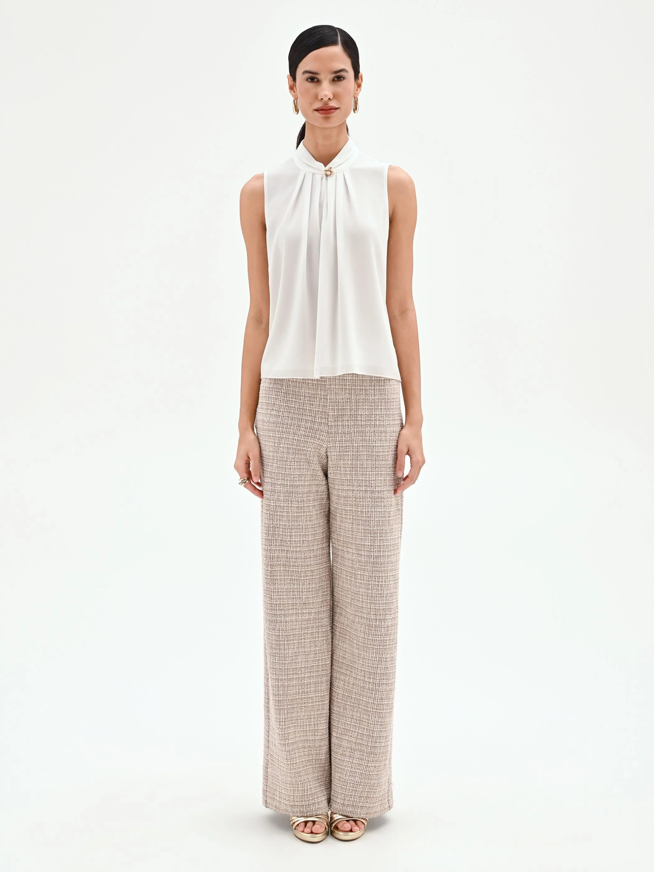 Top panna in georgette con collo arricciato